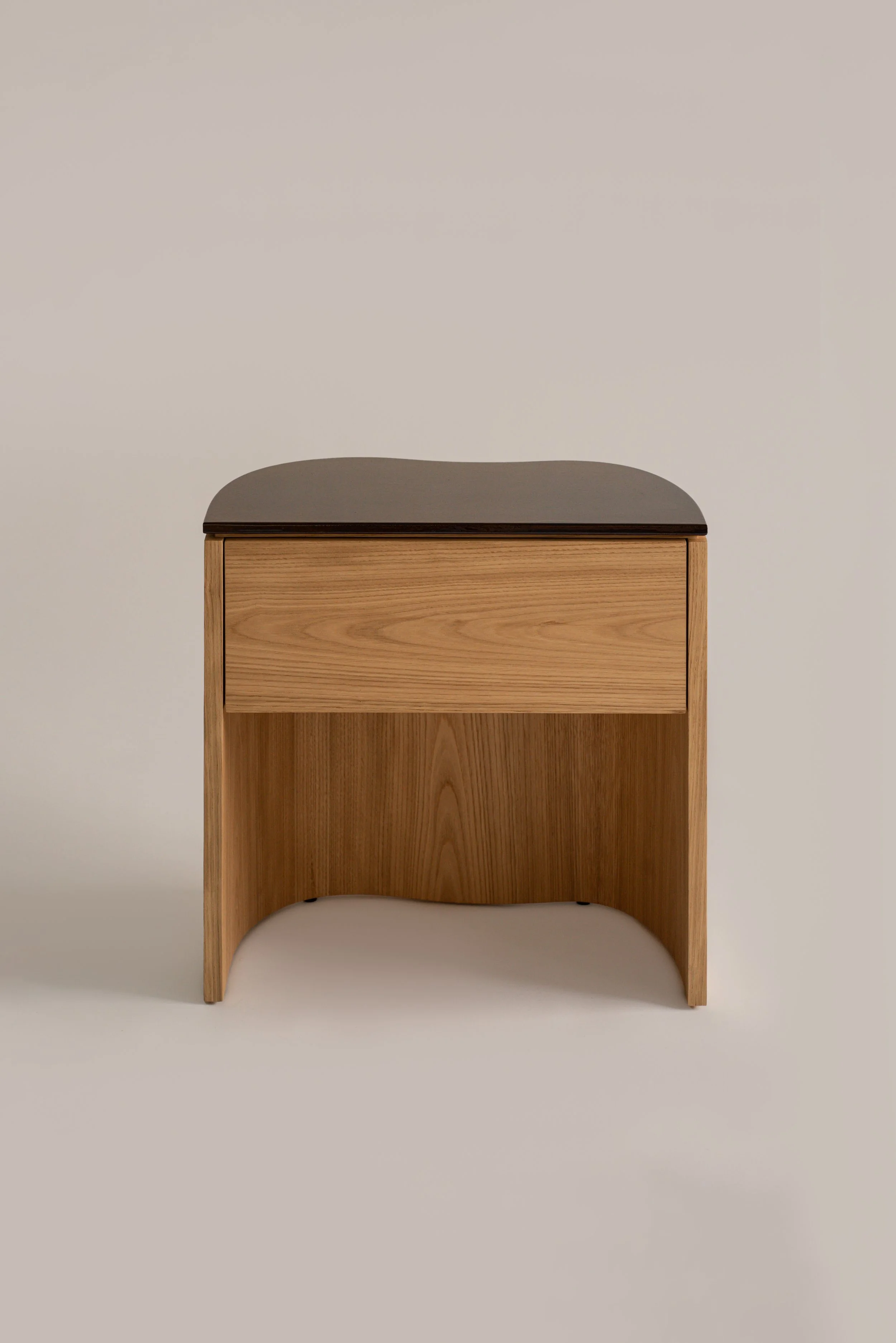 G&D LISON NIGHSTAND 4.jpg