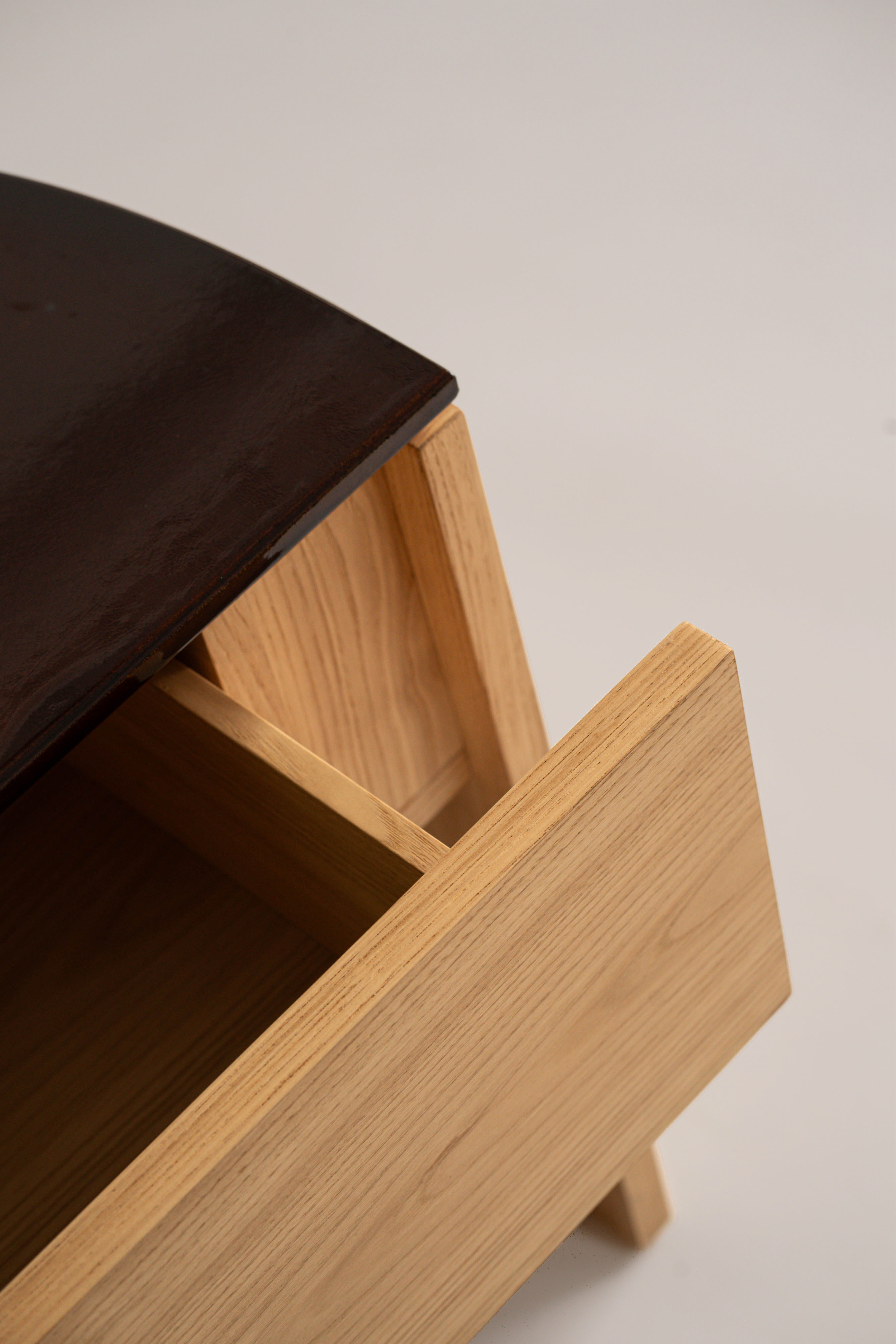 G&D LISON NIGHSTAND 3.png