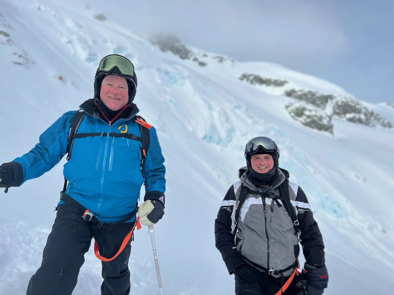 Dan and Dave (father / son) looking good on the run "Thirsty Swede". 1,000 vertical meters and 6 minutes from the lodge.