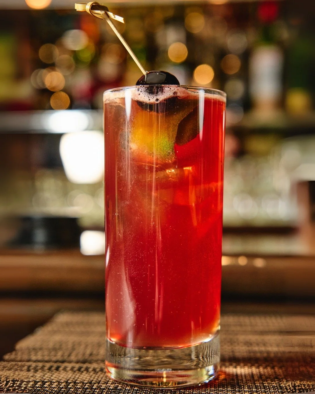 Join us at the bar.

📸 @briansamuelsphotography