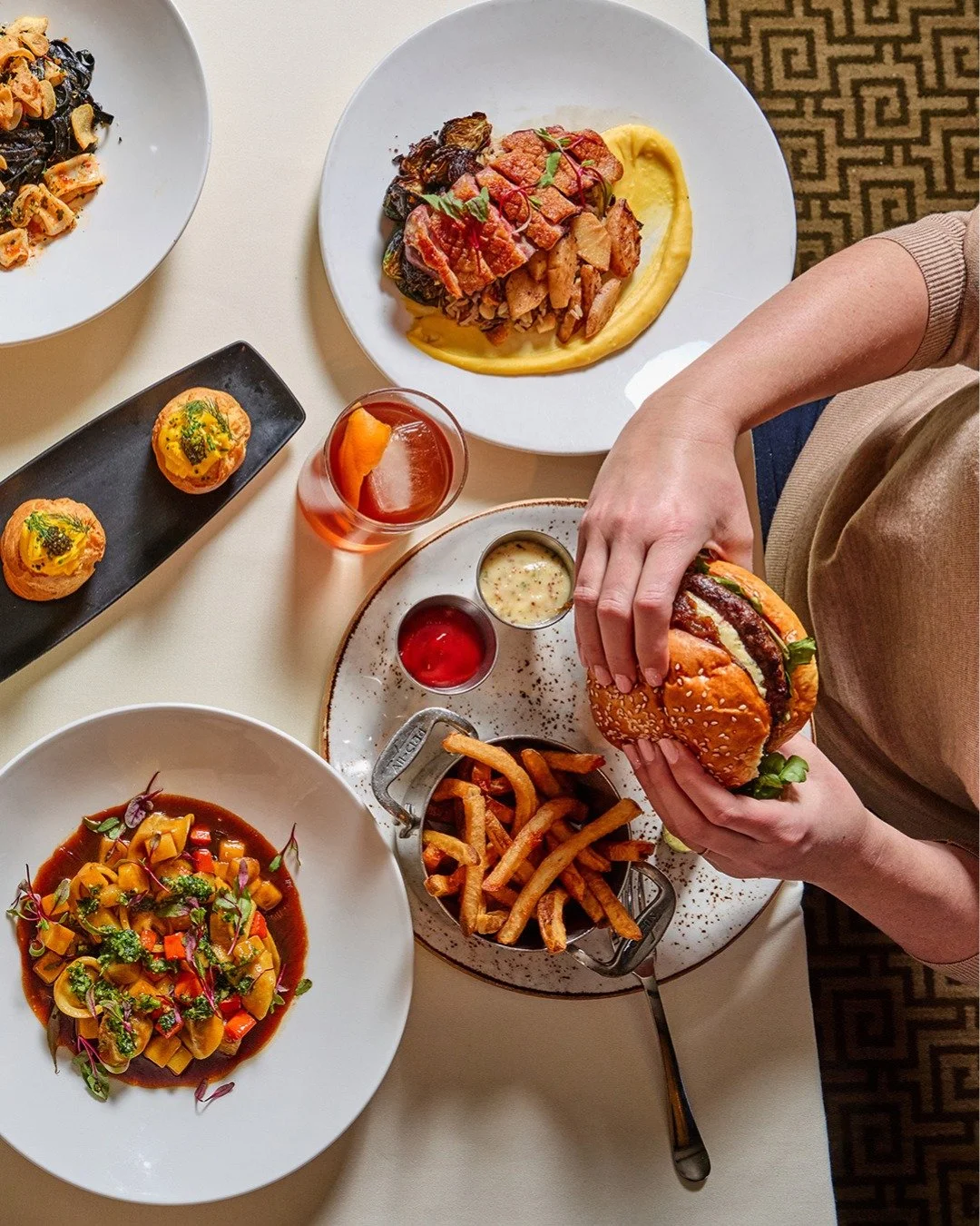 Your favorite table is waiting&mdash;see you at 5.

📸 @briansamuelsphotography