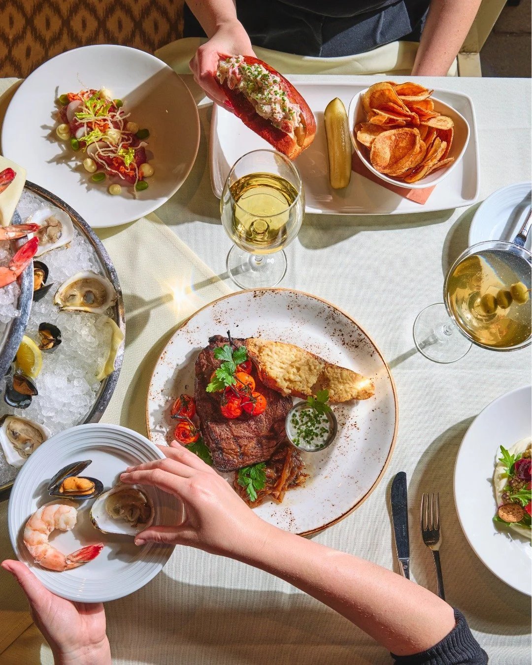 Hang in there, Cambridge: spring is just around the corner. Until then, cozy up fireside with great food, good company, and a cocktail (or two).

📸  @briansamuelsphotography