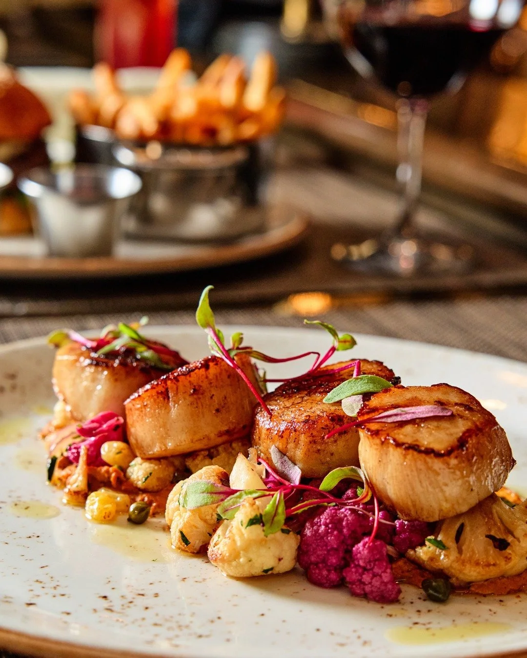 We'll see you for dinner.

📸 @briansamuelsphotography