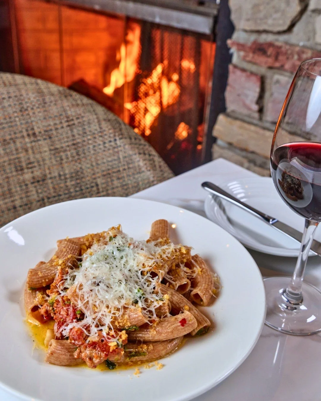 Happy Friday from Cambridge: join us on our heated Terrace for fireside dining. Walk-ins welcome, reservations encouraged.

📸 @briansamuelsphotography