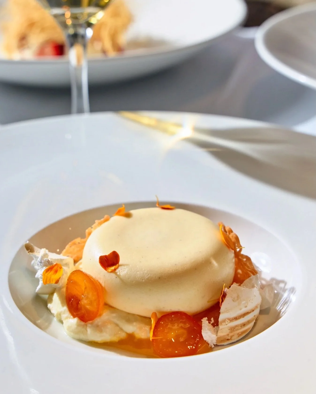Cheesecake | torched meringue, kumquat, ricotta

📸 @briansamuelsphotography