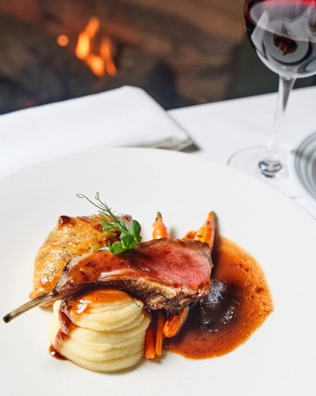 Grilled Baby Lamb Chops | minted pea &amp; cheese samosa, garlic potato pur&eacute;e, baby carrots, cardamom jus

Available daily on Chef's Seasonal Tasting Menu.

📸 @briansamuelsphotography