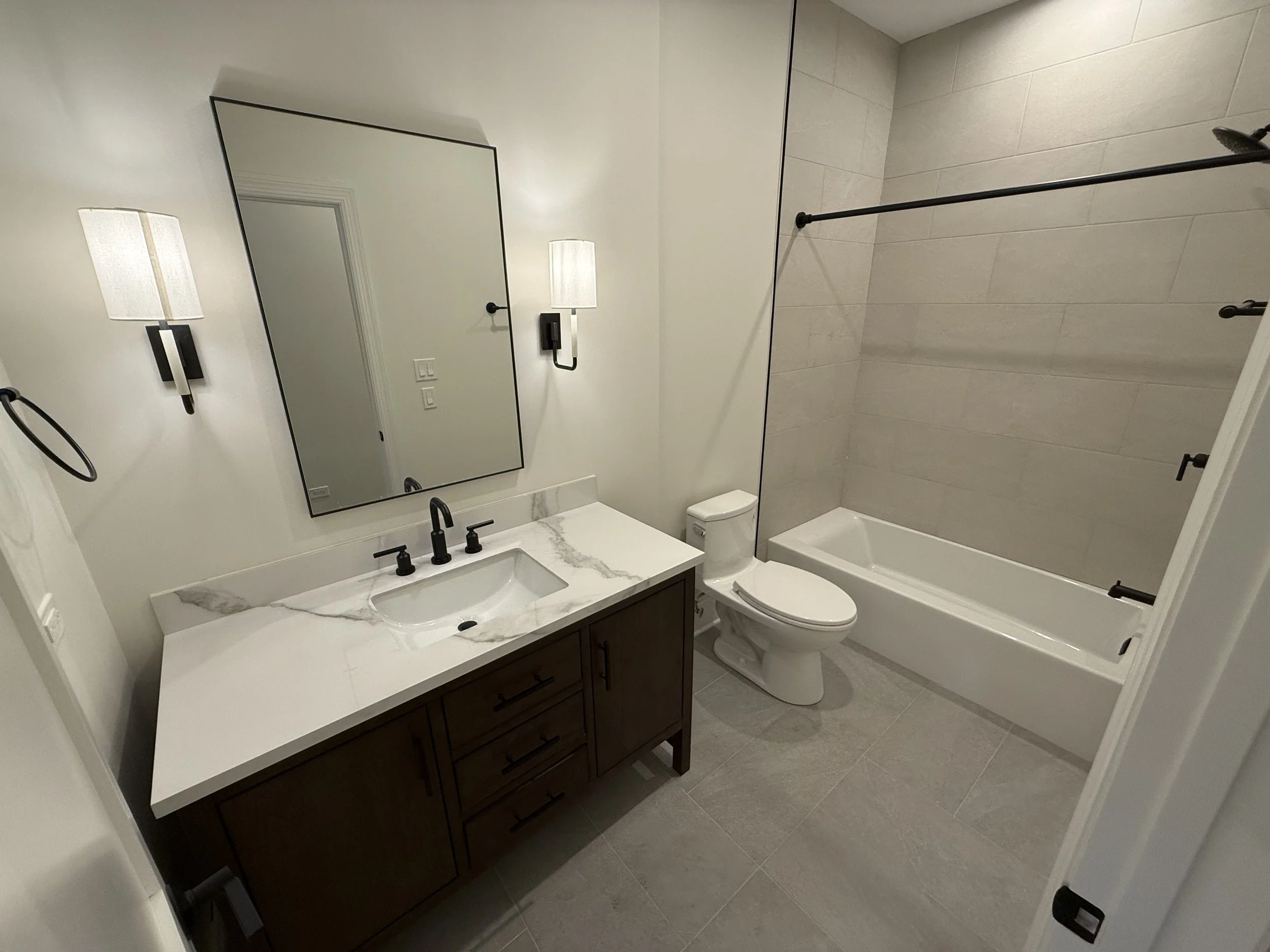 07 - Main Bathroom copy.jpeg