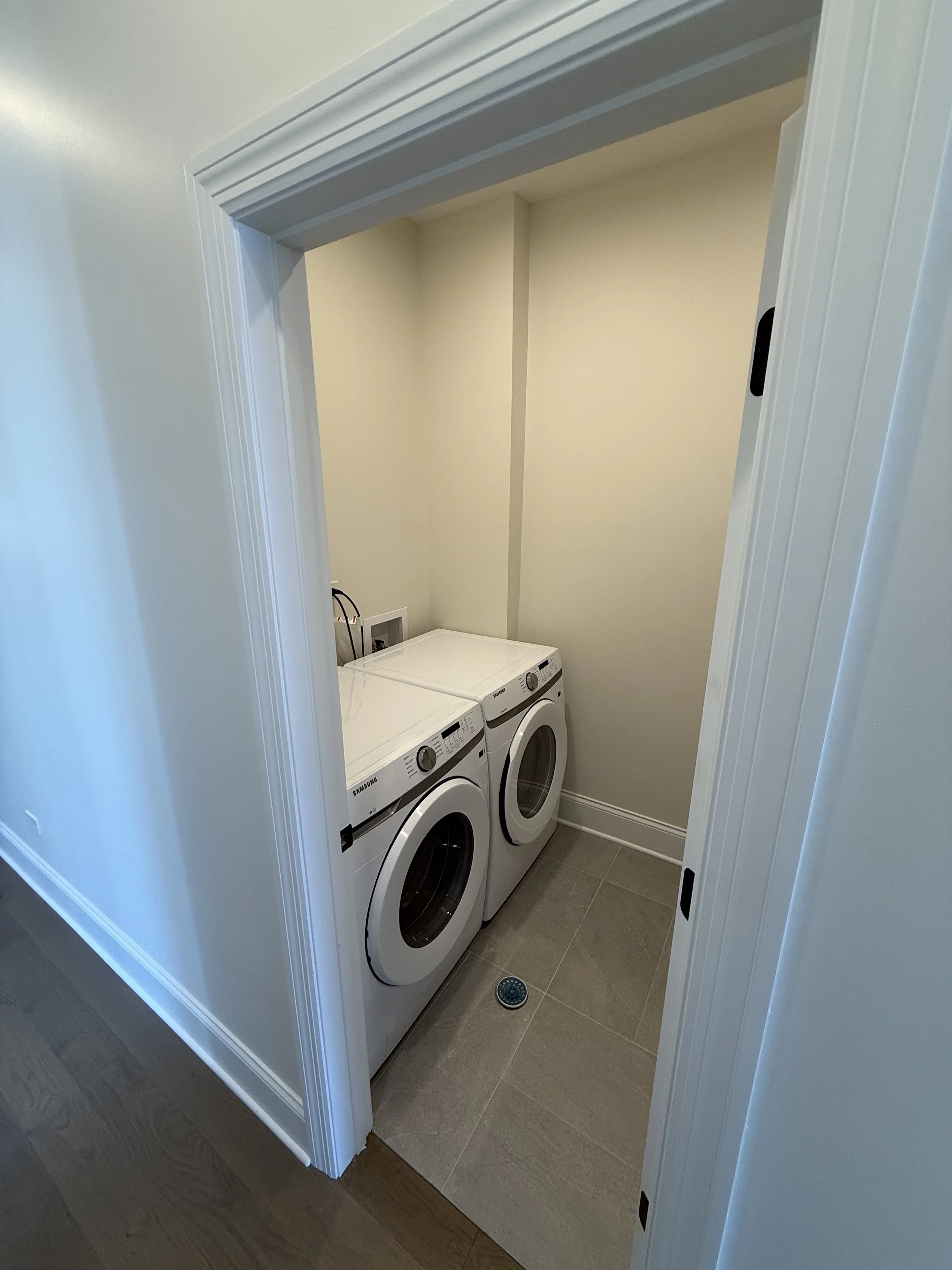 18 - Laundry Room.jpeg