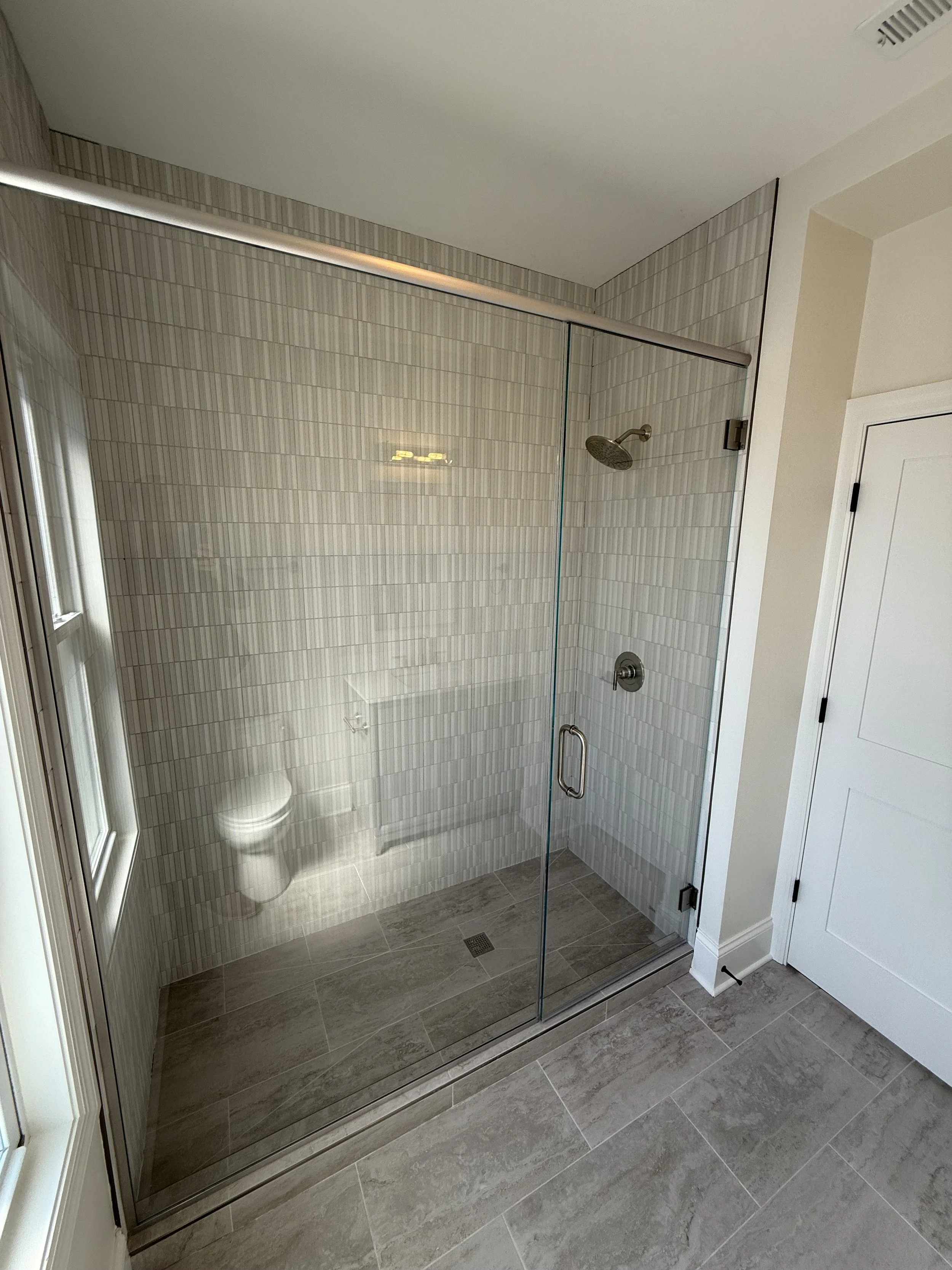 17 - Bedroom 3's Bathroom.jpeg