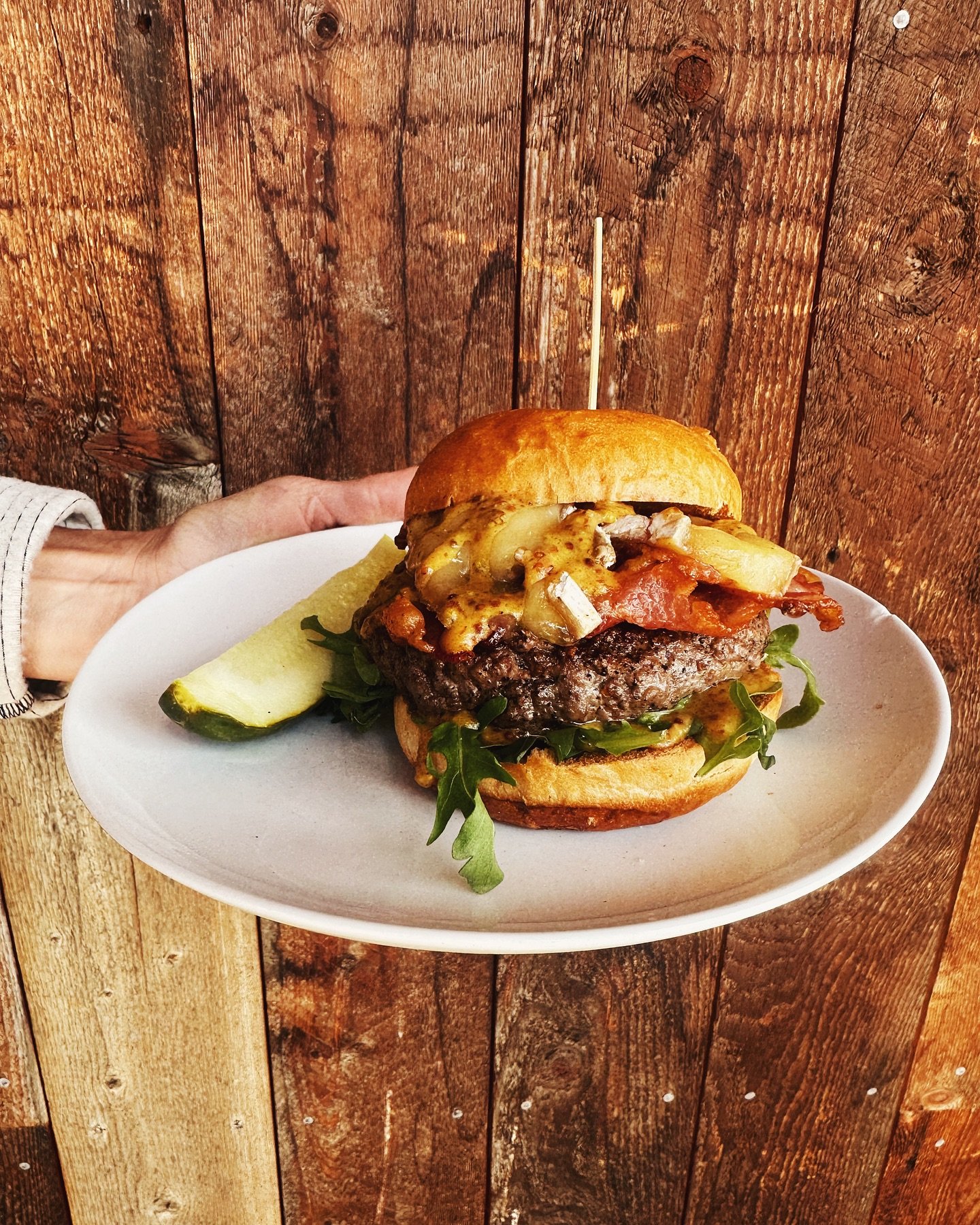 Have you tried our burgers? We have burger specials every weekend along with a classic bacon cheeseburger.
Get $1 off for happy hour, Friday + Saturday, 2pm-6pm