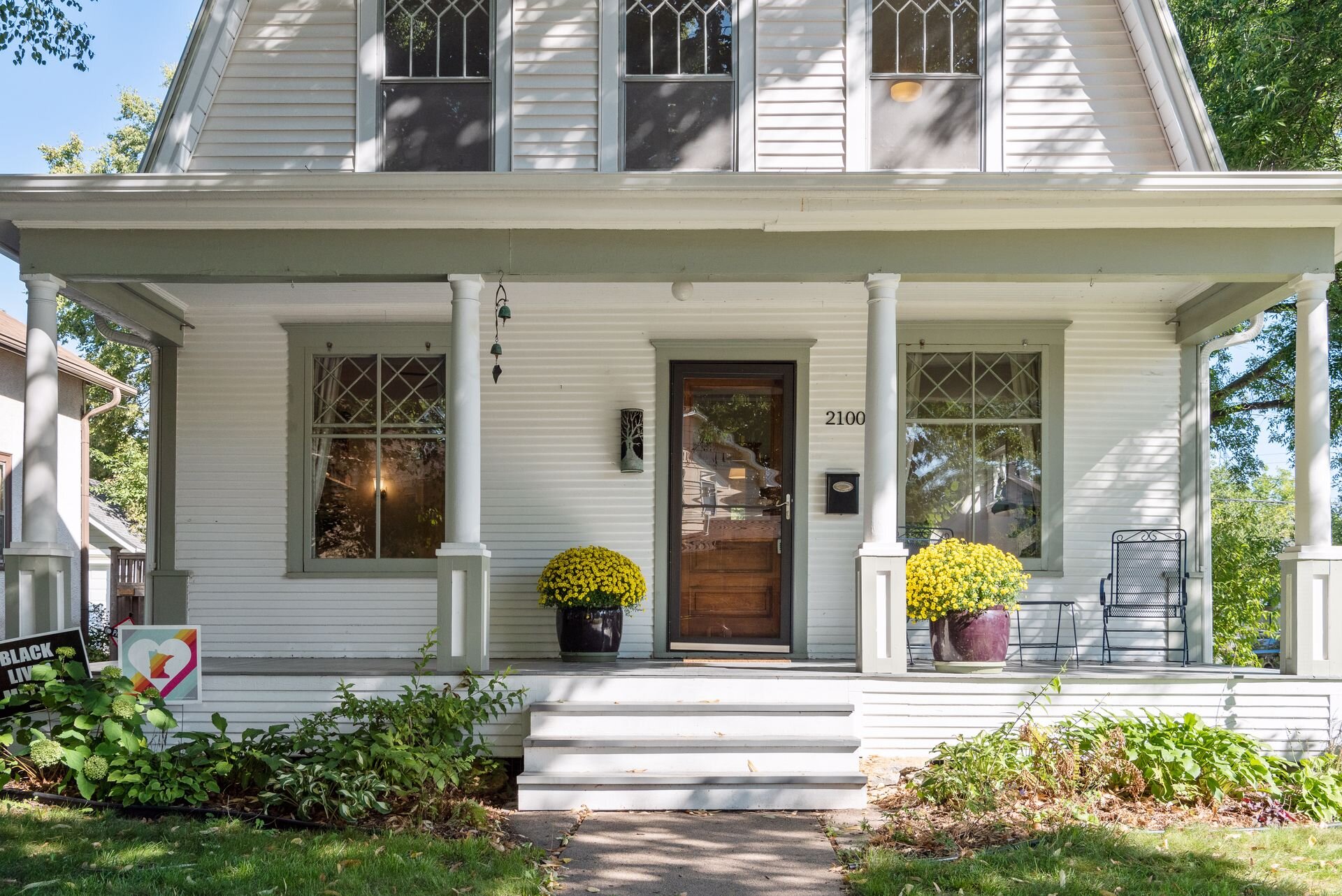 4. Front Porch.jpg