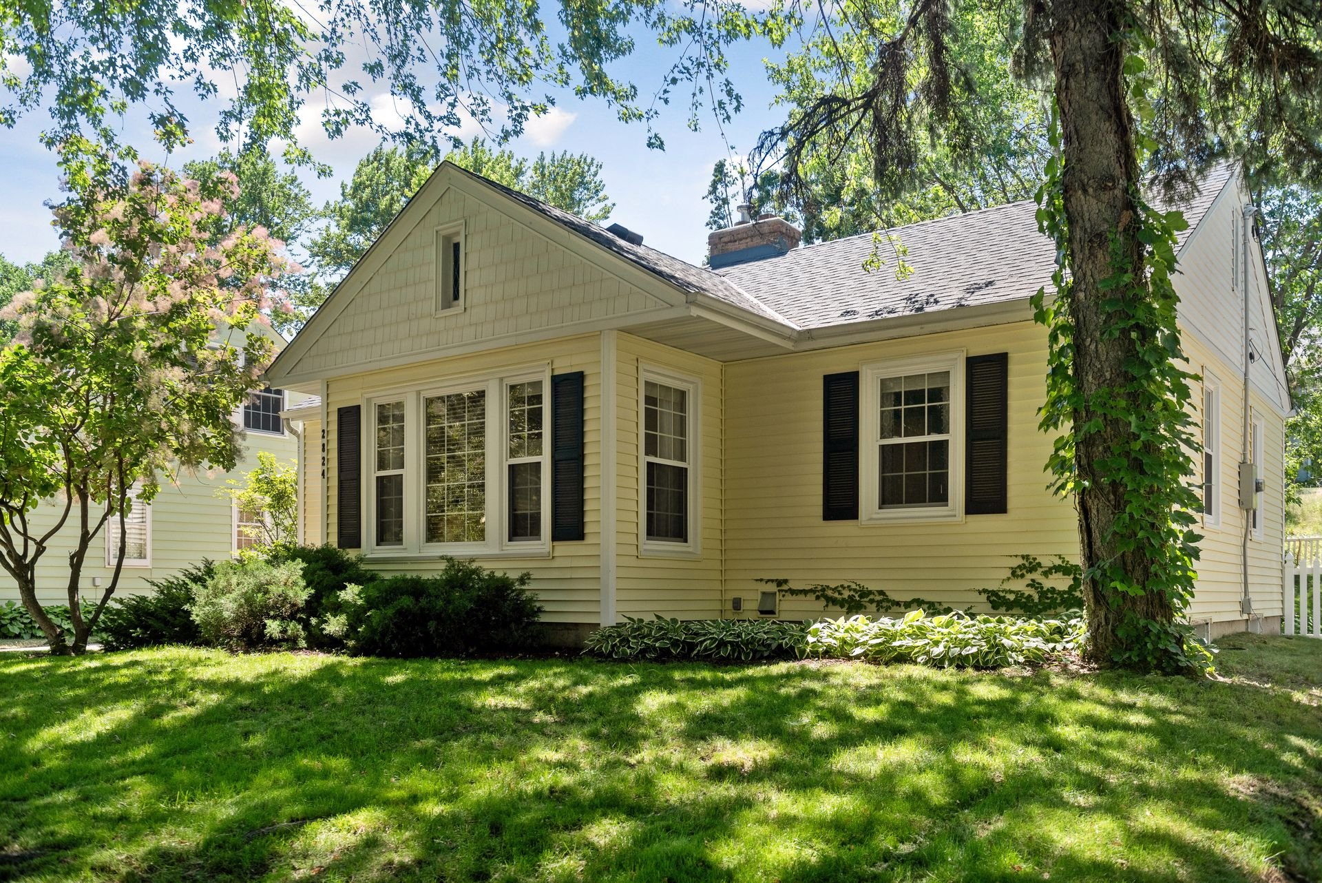 2. No maintenance vinyl siding.jpg