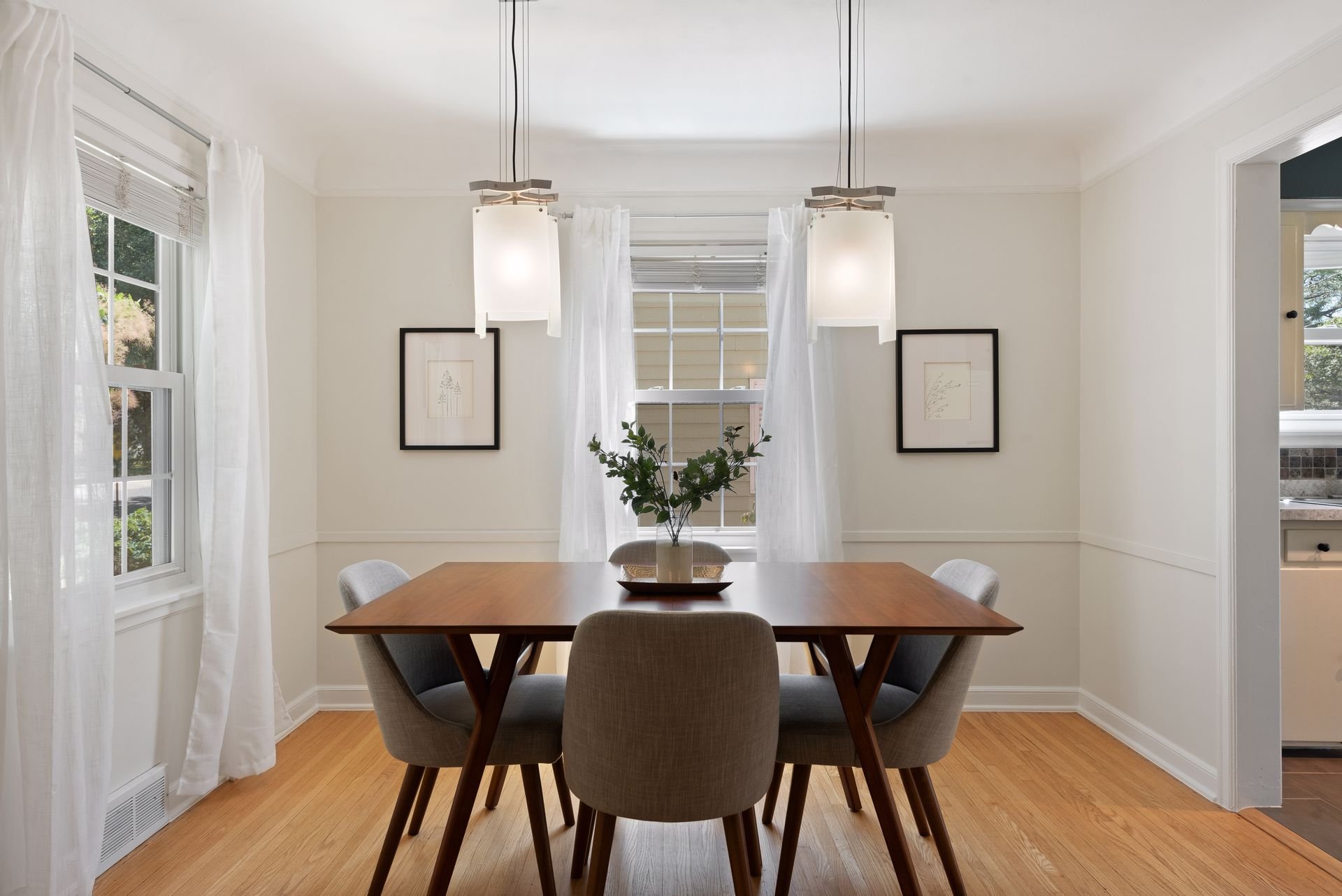 10. Formal dining room.jpg