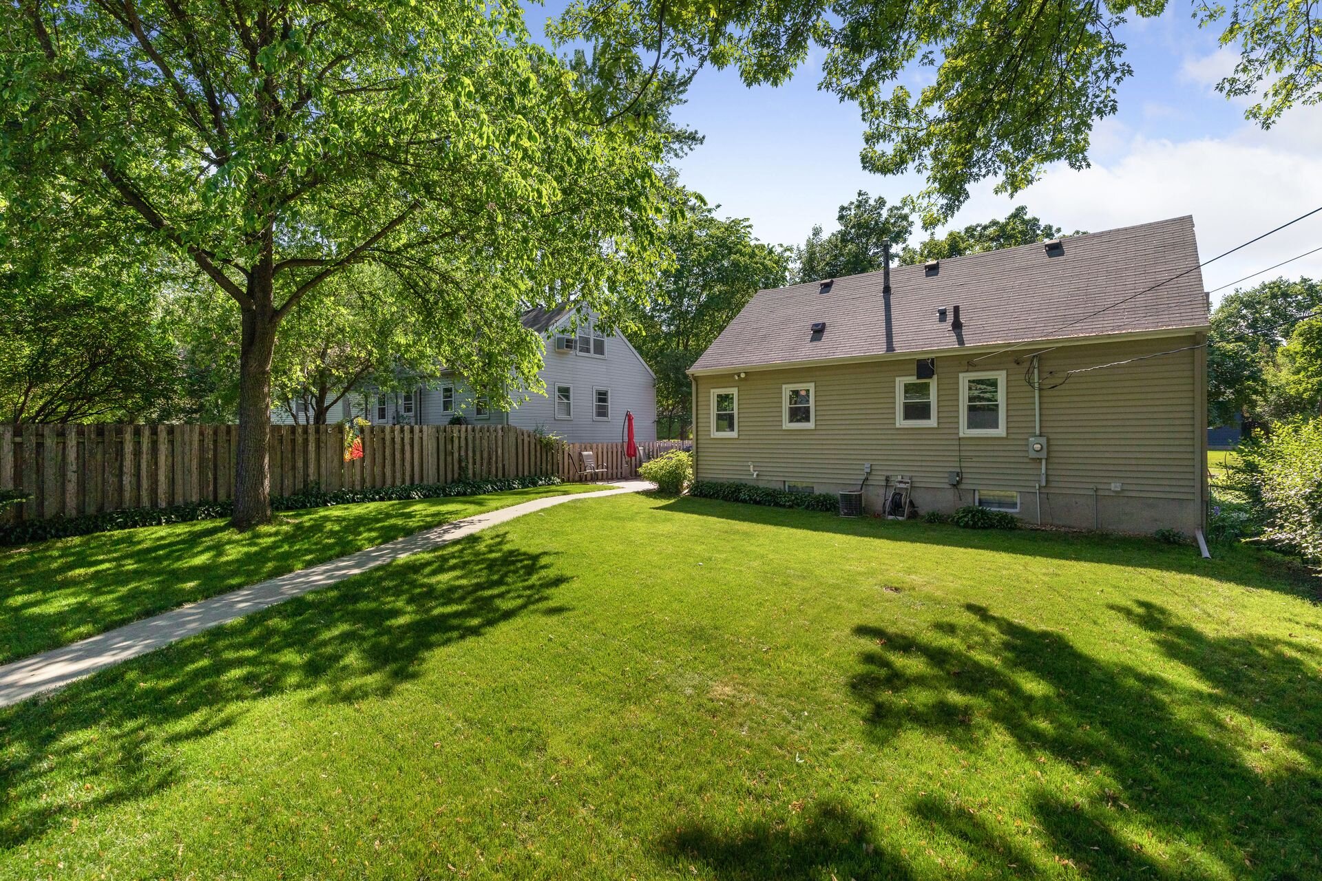 25. Fence on both sides for privacy.jpg