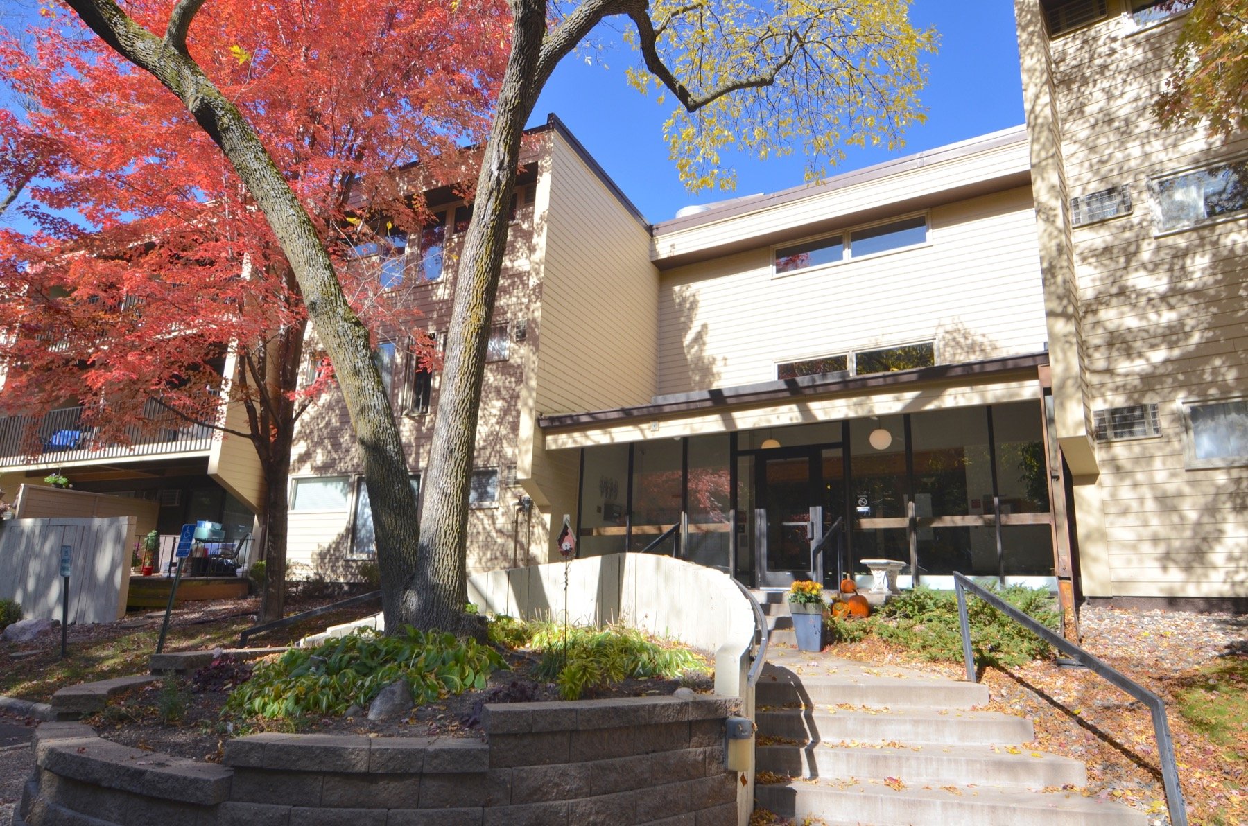 30 Front Entrance.JPG