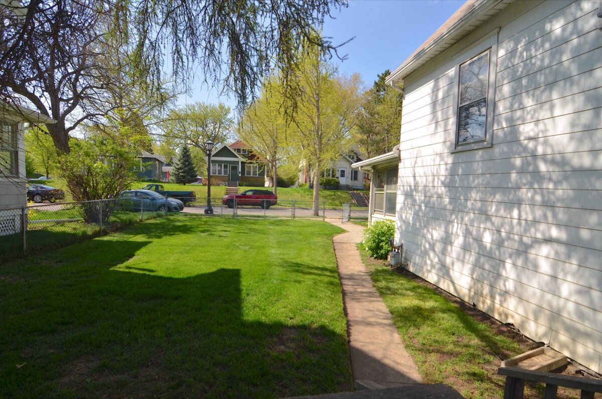 19. Side Yard.JPG