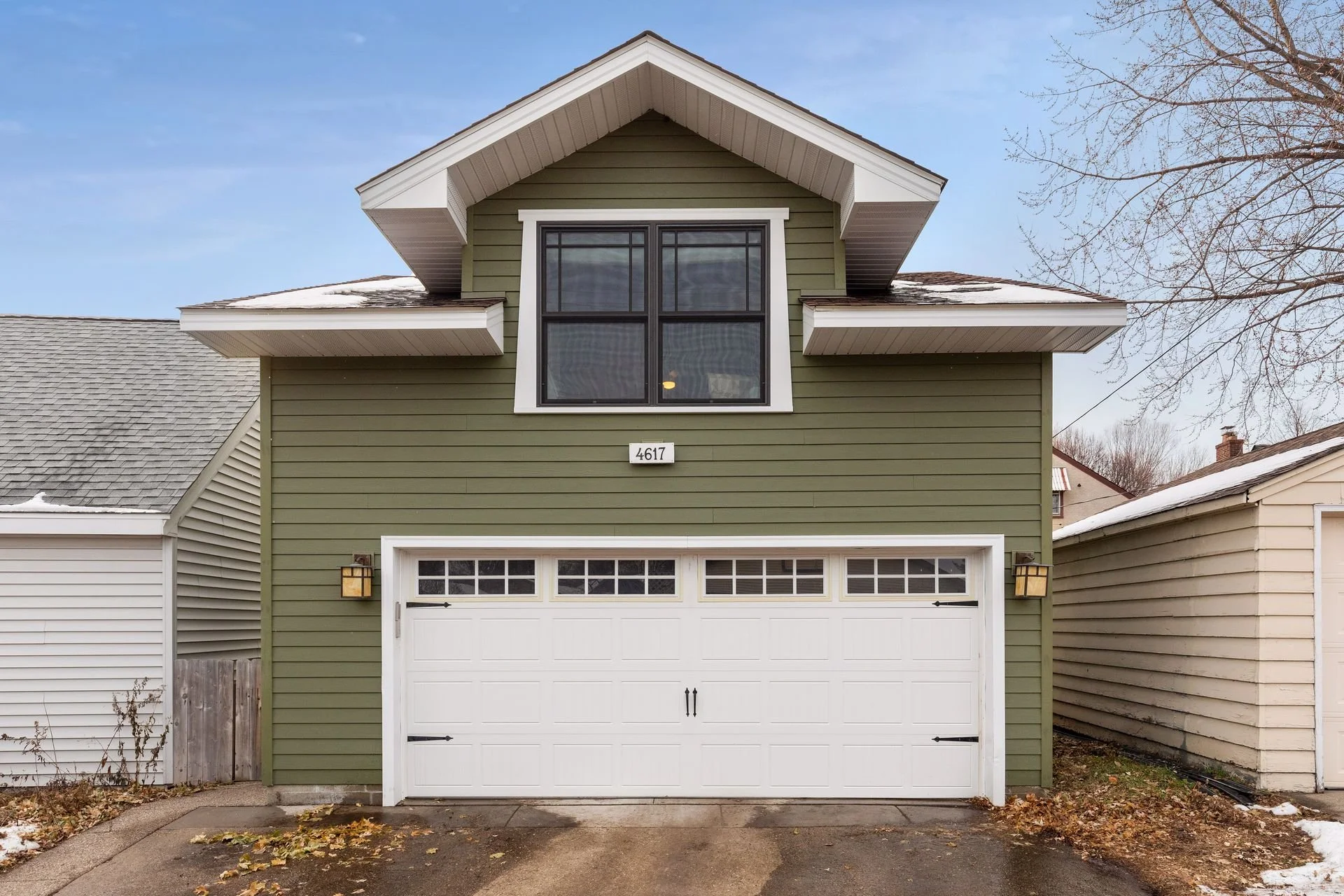 21 Garage with ADU.jpg