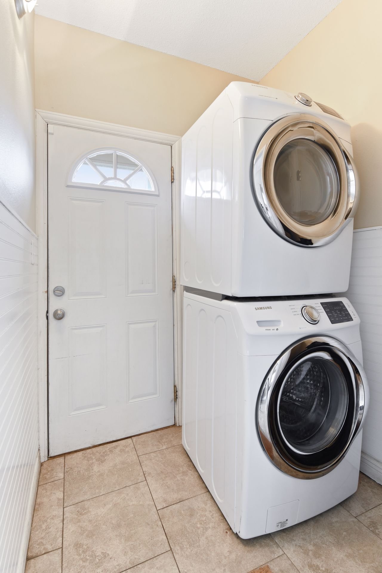 30. Washer and Dryer.jpg