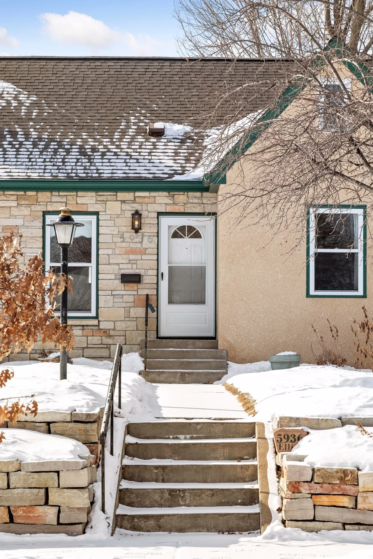 5 Steps to Warm Up Your Home Listing this Winter