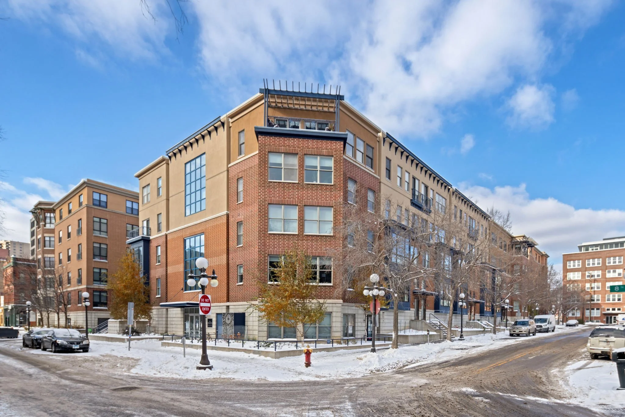 25-web-or-mls-209-e-8th-st-308.jpg