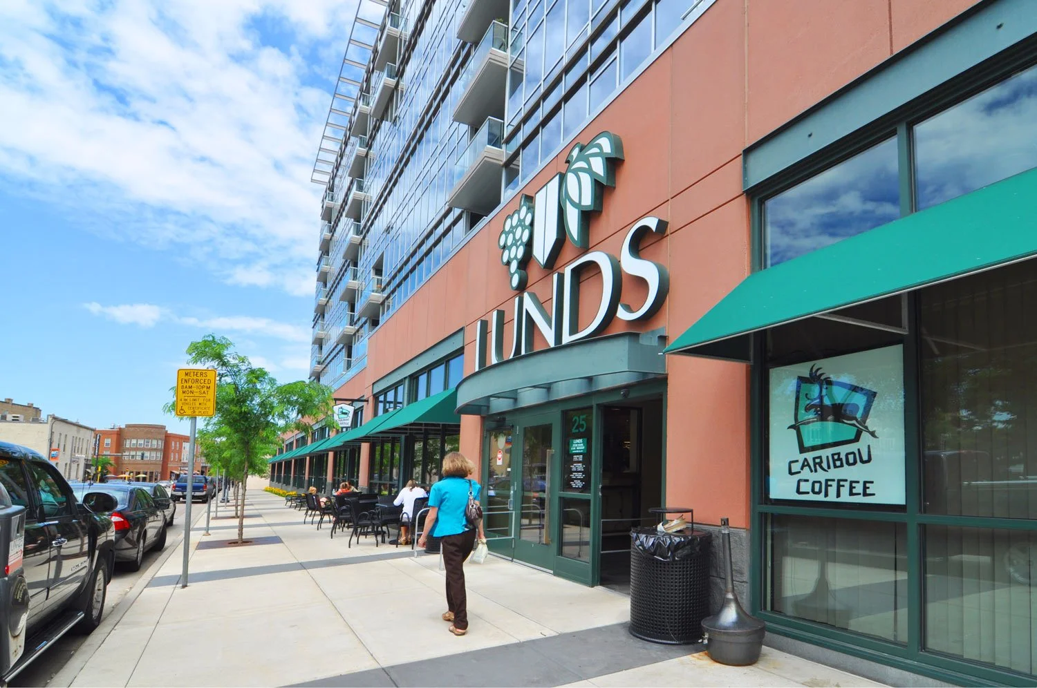 201 Lunds & Byerlys Grocery, Caribou Coffee, Bachmans Fowers, & St Croix Drycleaners.jpg