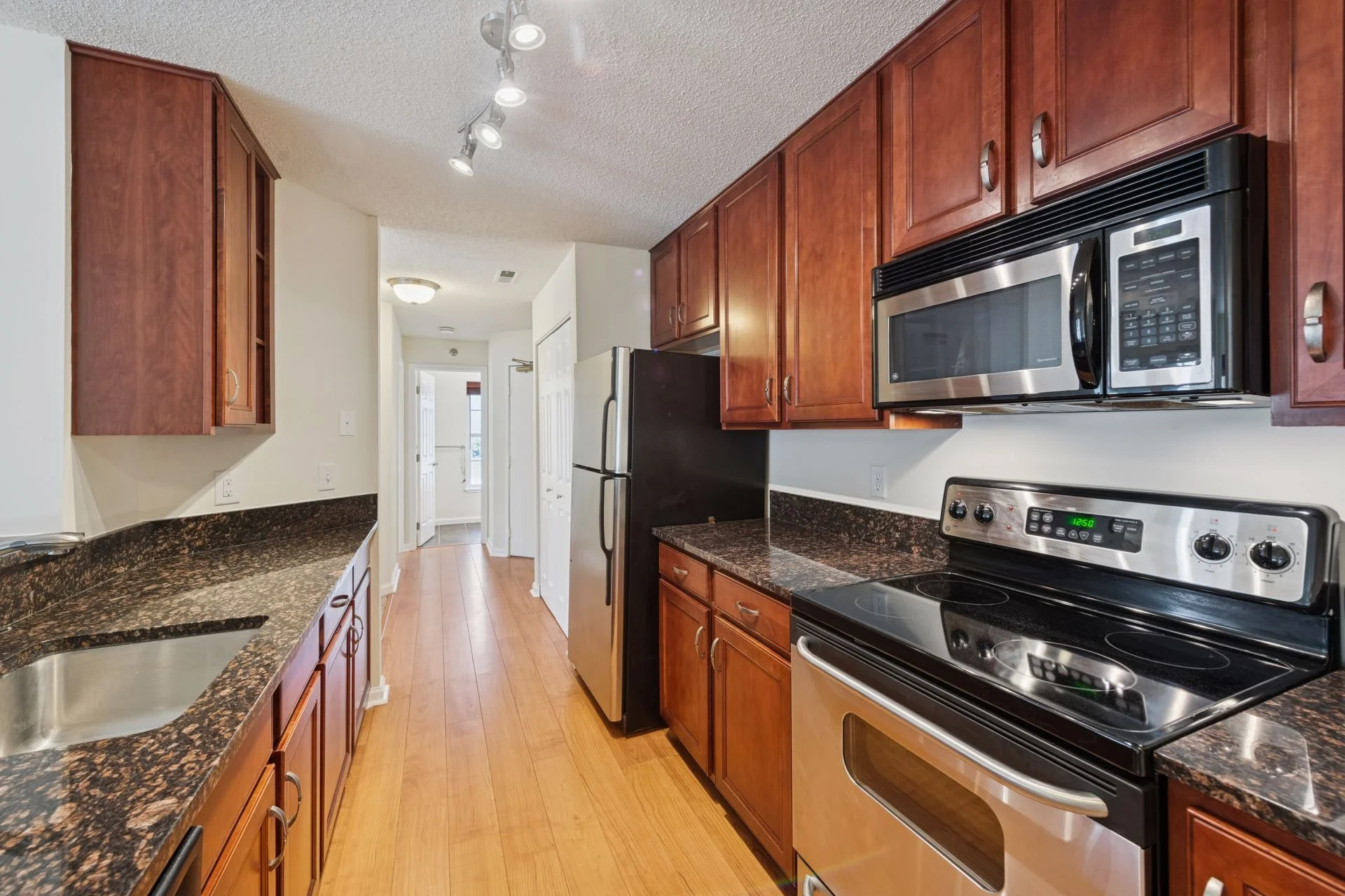 6040 Chasewood Parkway - Spacecrafting - 0015.jpg