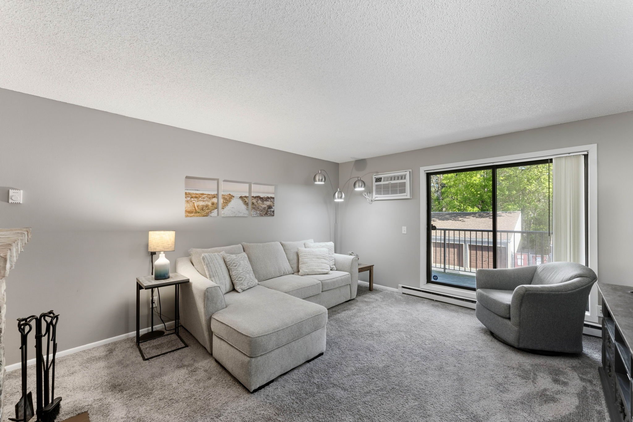 1-web-or-mls-300-shelard-pkwy.jpg