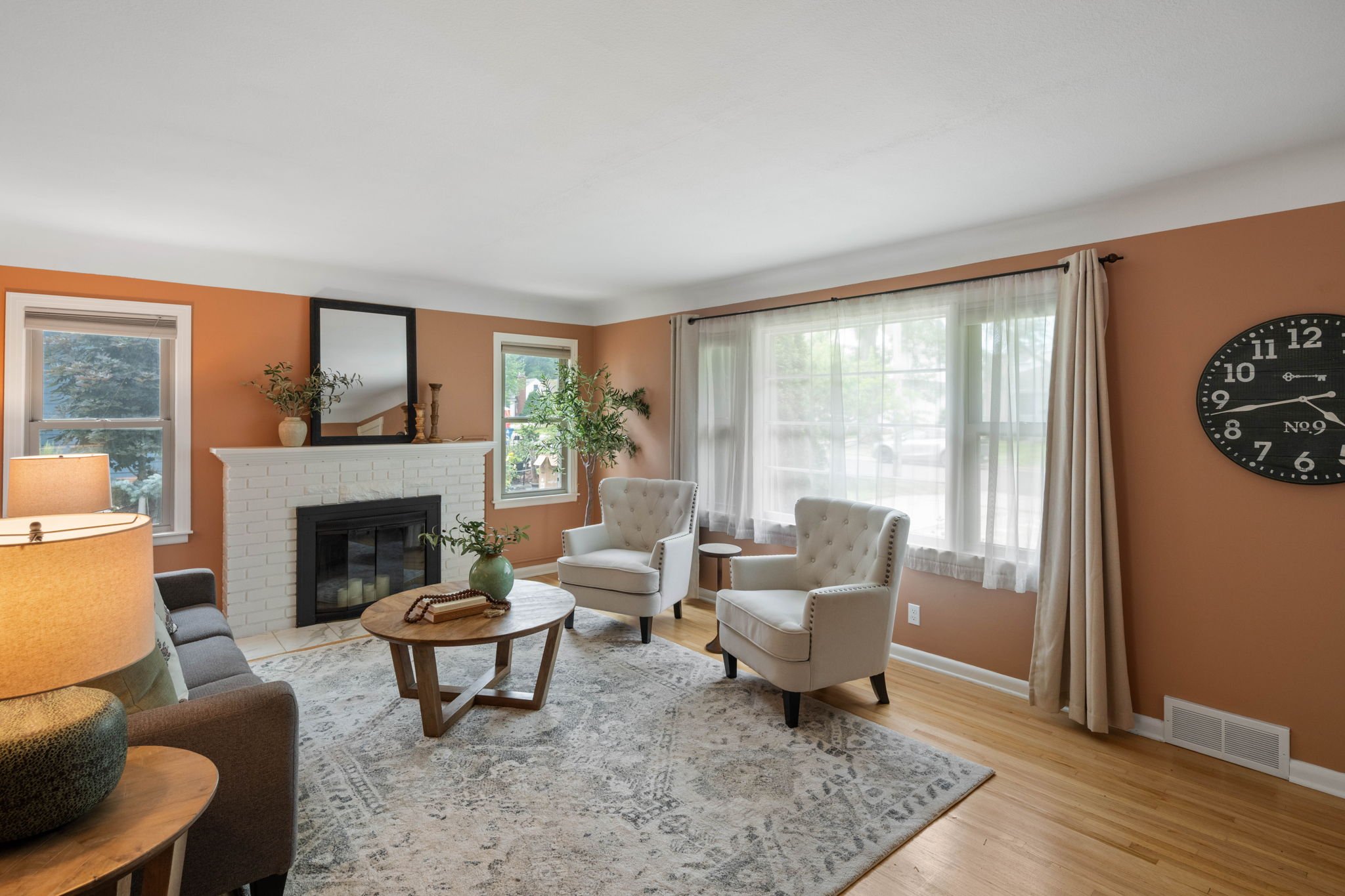 3-web-or-mls-5817-fairfax-ave.jpg
