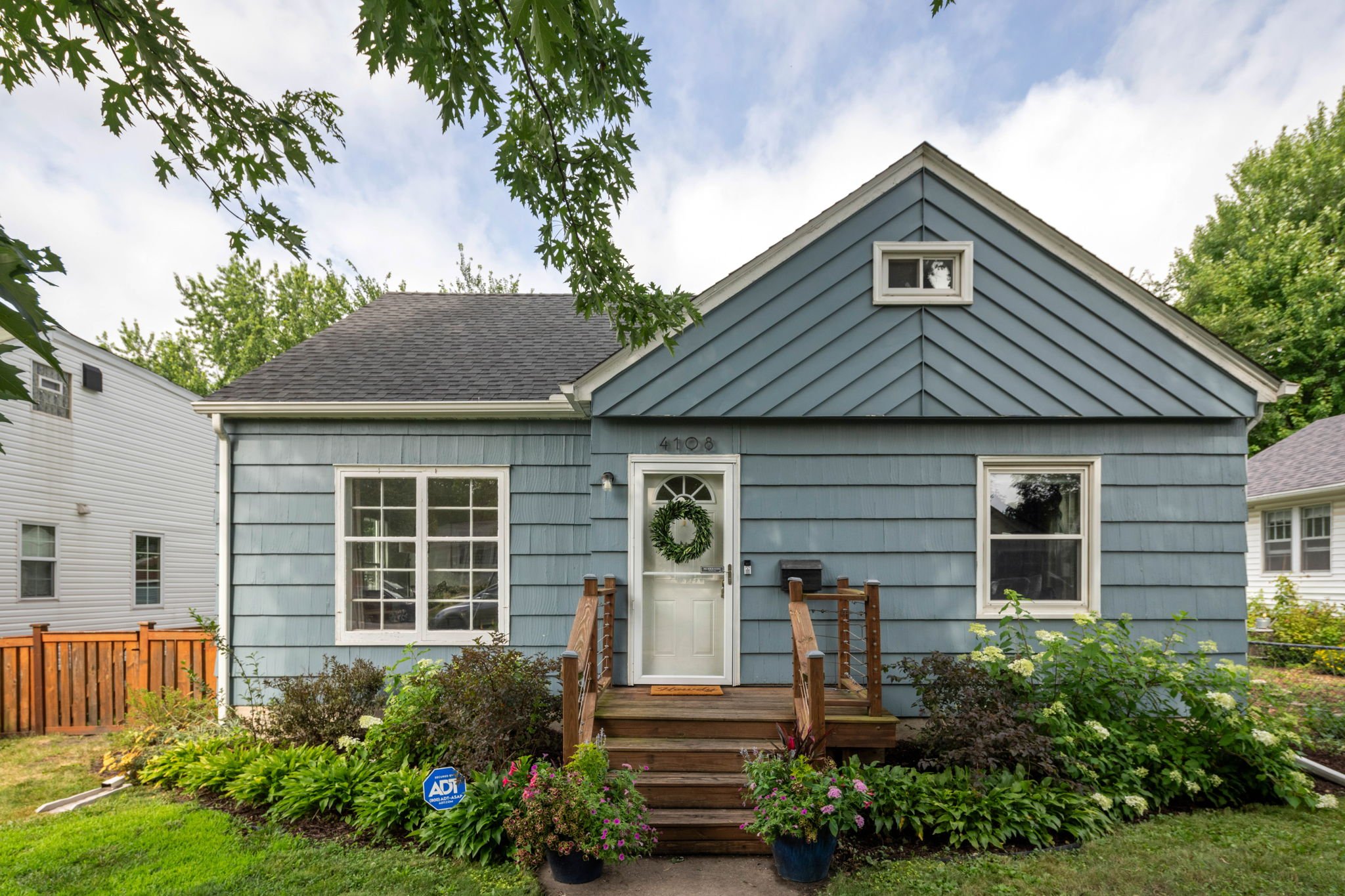 2-web-or-mls-4108-13th-ave-s.jpg