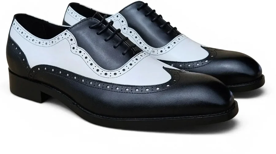 Black/White Spectator