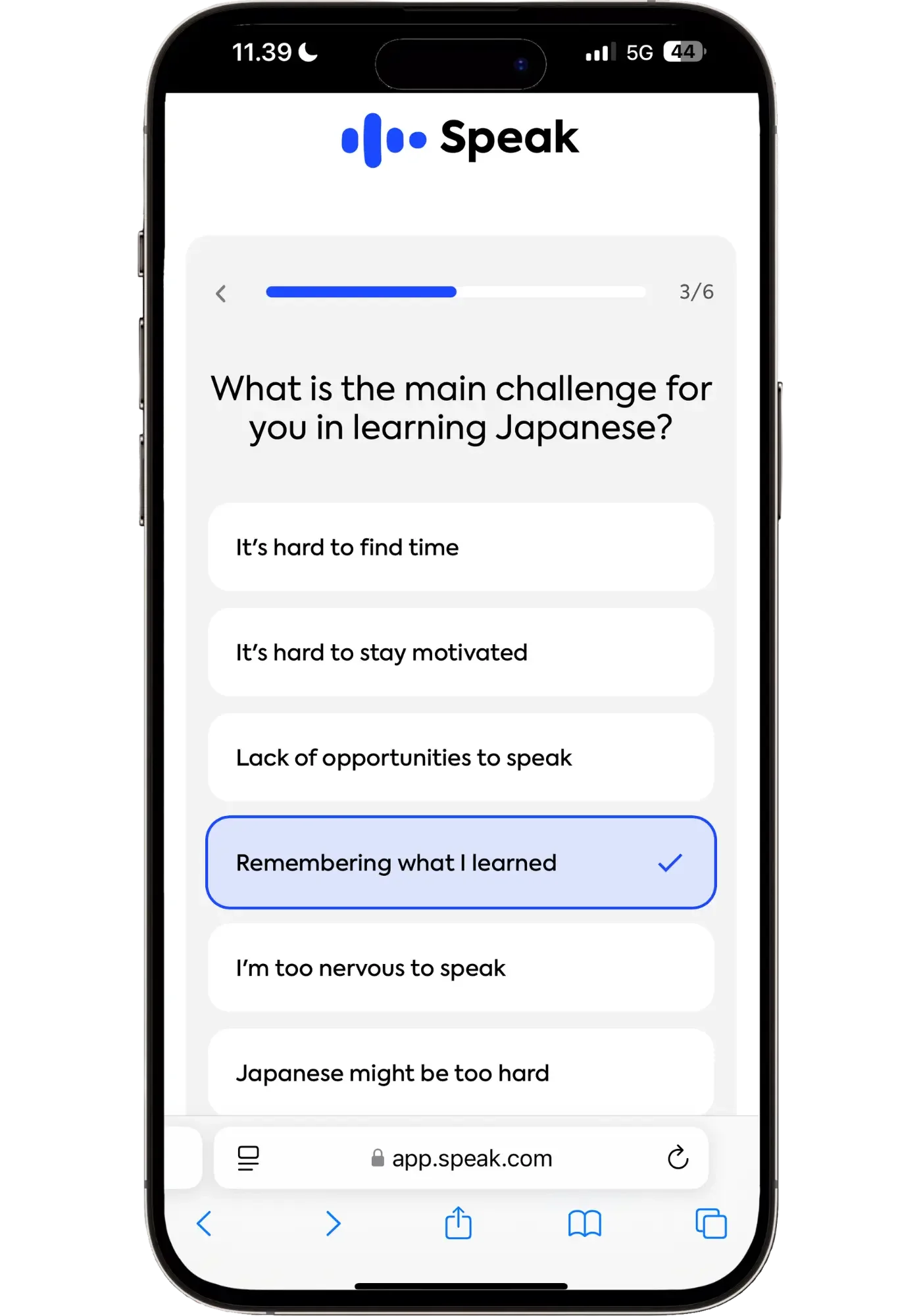 Speak onboarding screen asking "What is the main challenge for you in learning Japanese?" with "Remembering what I learned" selected from options including finding time, staying motivated, lack of speaking opportunities, nervousness, and difficulty.