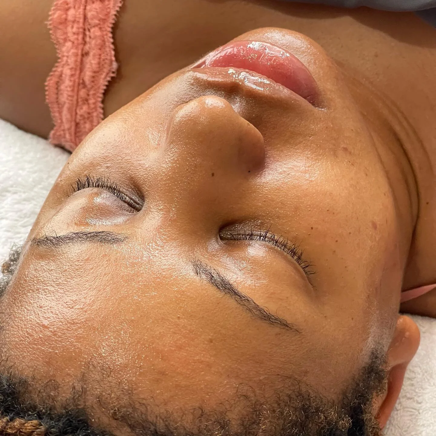 Healthy wealthy skin 🧡 

Consistency is key. Simplify your skin routine with the essentials : cleanser , toner , moisturizer, spf. 

Let&rsquo;s discuss, what&rsquo;s your regime? Is it working for you? 
#skincare #skin #blackesthetician