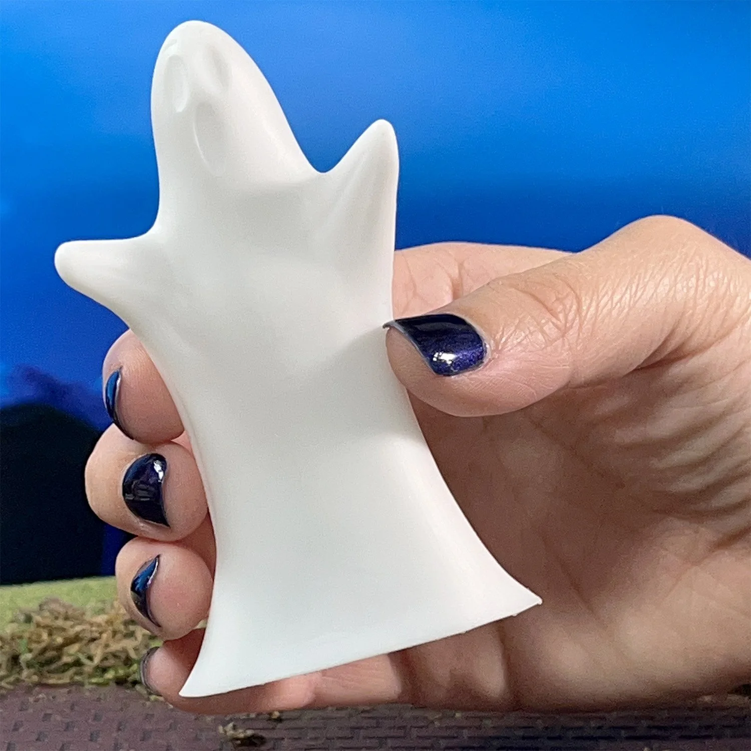 Glowing LED Flaca Ghost figurine made of shatter-resistant resin