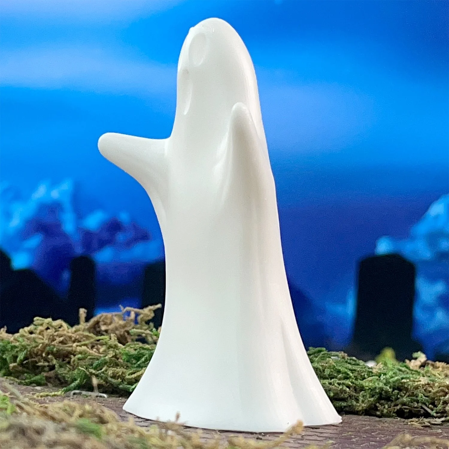 Detailed smooth 3D printed Flaca Ghost Halloween table décor