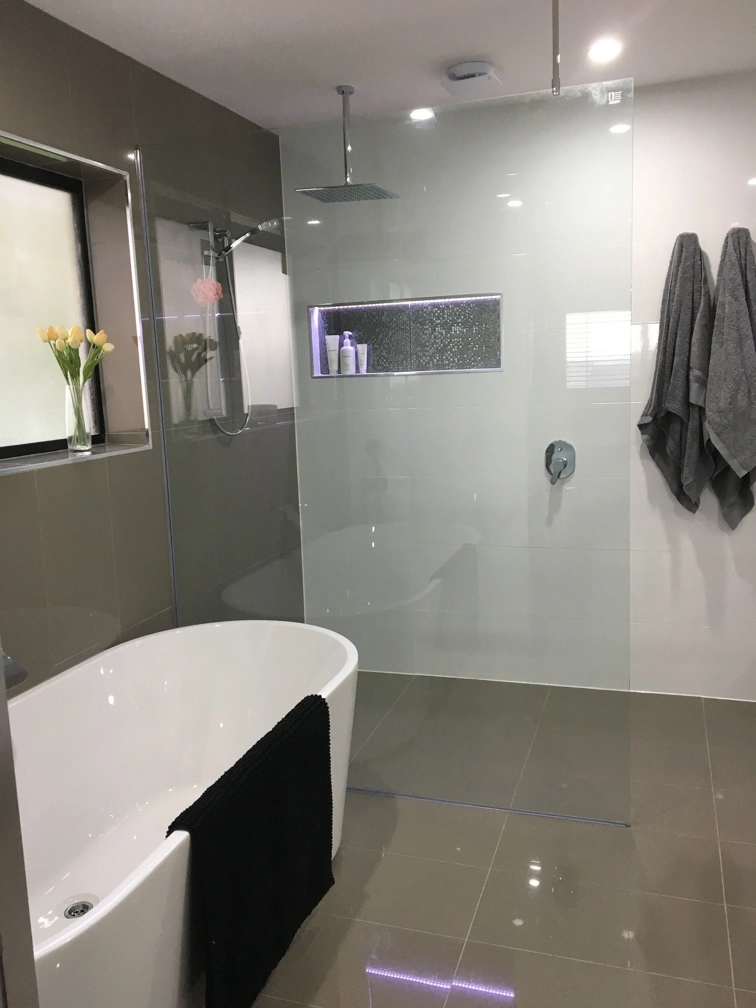en suite after.jpg