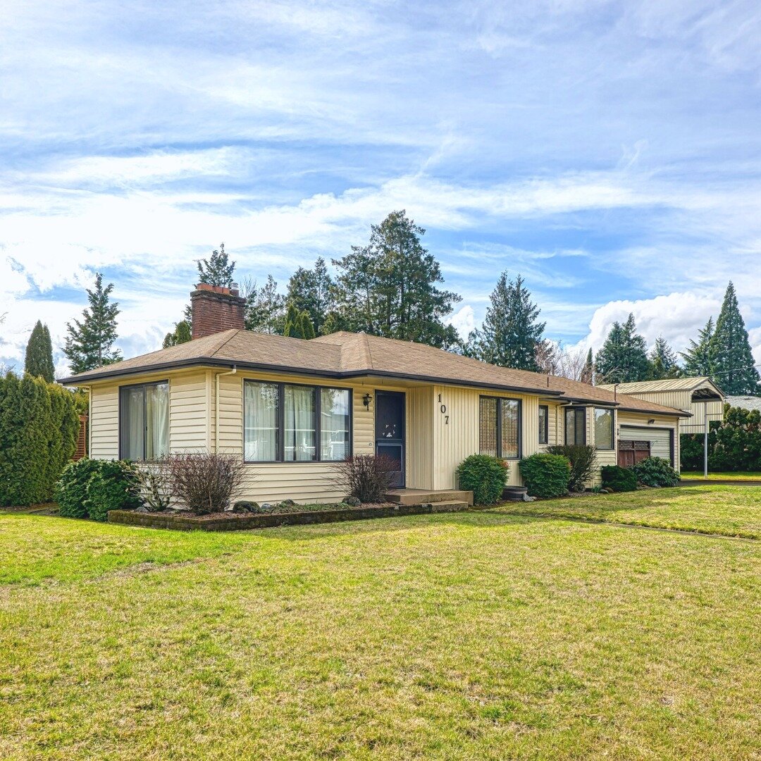 Exciting news! 

Our listing in Canby has just SOLD in record time - just 4 days on the market! 
Our team's expertise and hard work helped secure a smooth and successful sale, and we couldn't be happier for our clients. 

If you're thinking about sel