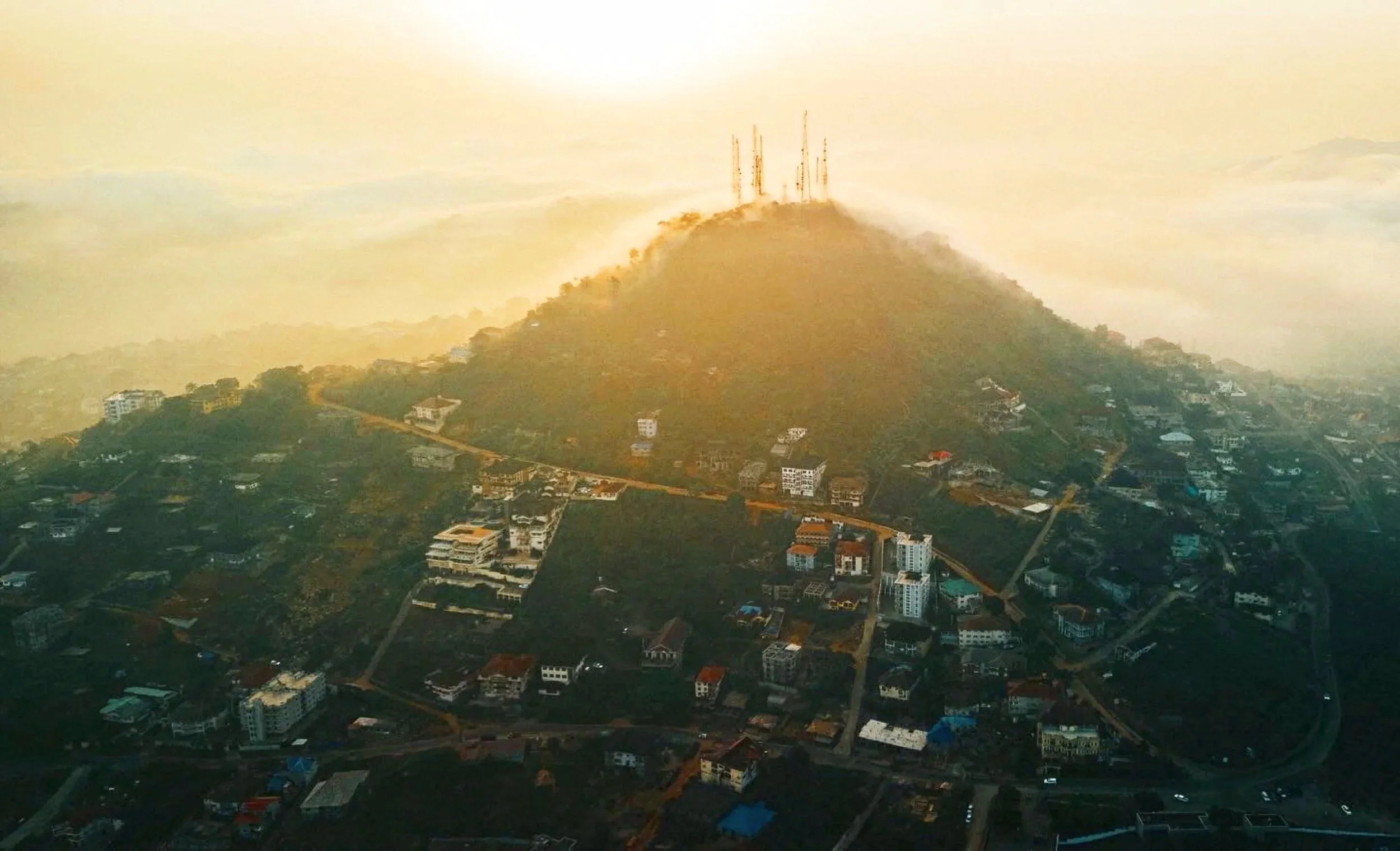 Leicester Peak at dawn