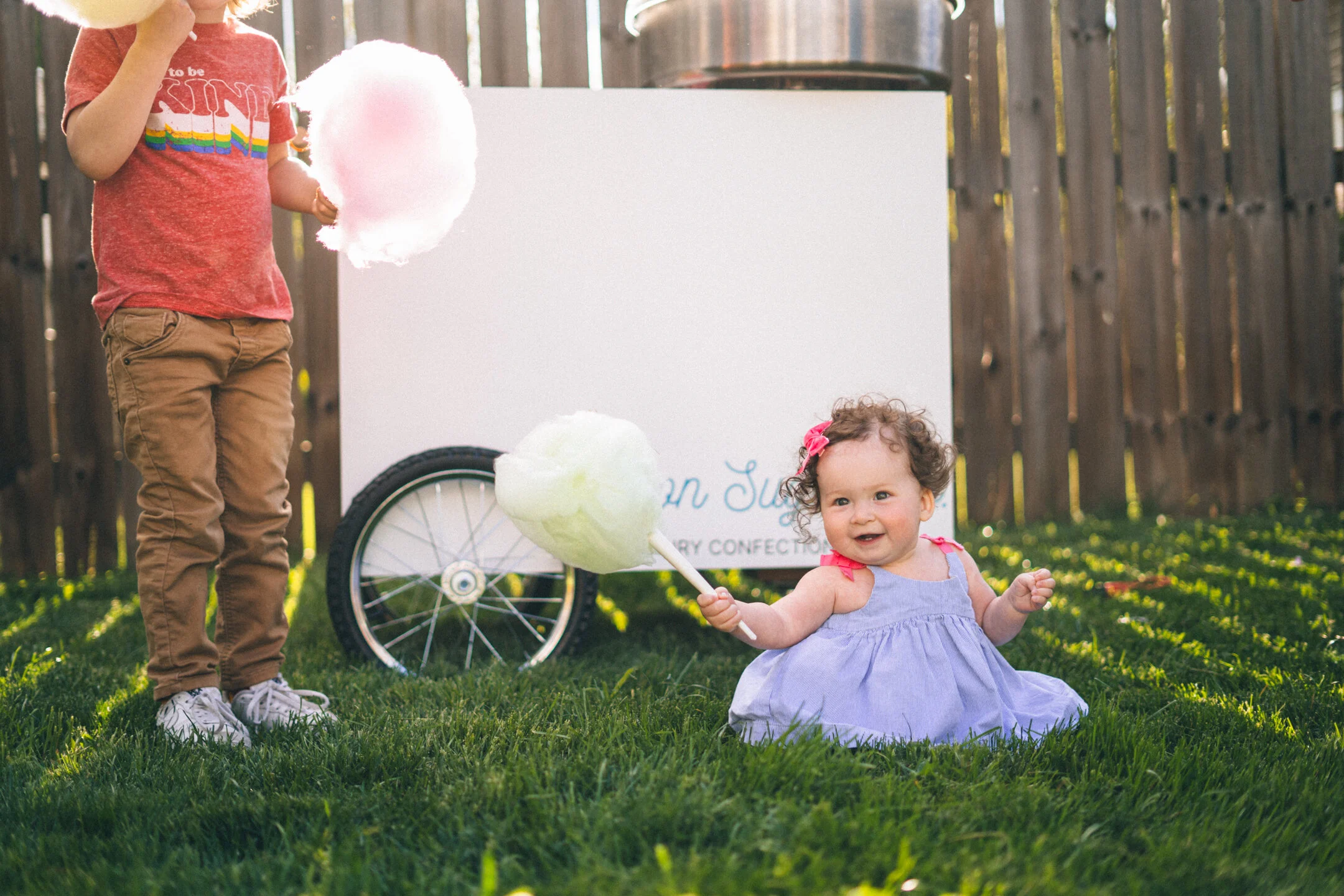 Cotton candy cart with children