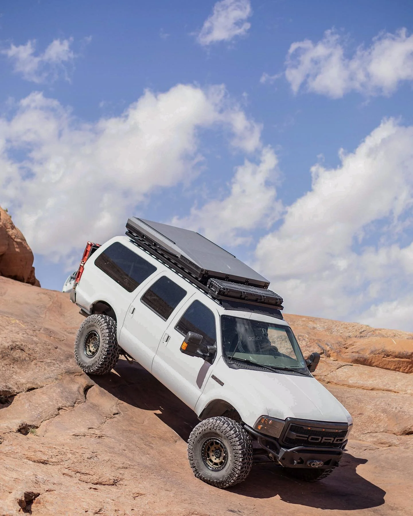 Every hill like this reminded me of how heavy this thing is. It&rsquo;s more than double the weight of my FJ 🤯