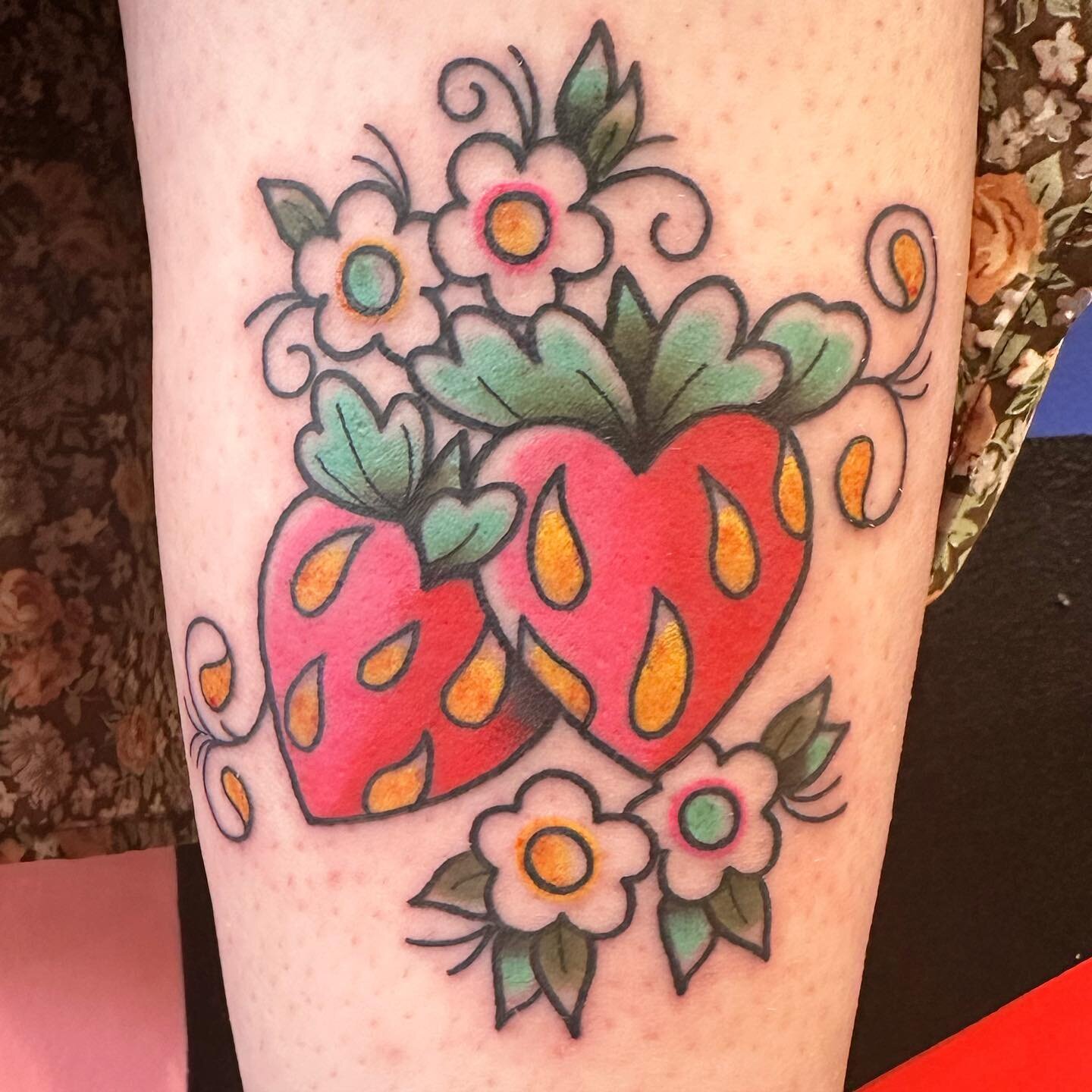 🍓Strawberries🍓off my flash for the lovely @beexrad! Thank you so much for the trust,
loved getting to tattoo ya. #strawberries #strawberrytattoo #tattoo #tattoos #kankakeecounty #kankakeetattoo #bradleyillinois #chicagotattoo #illinoistattoo