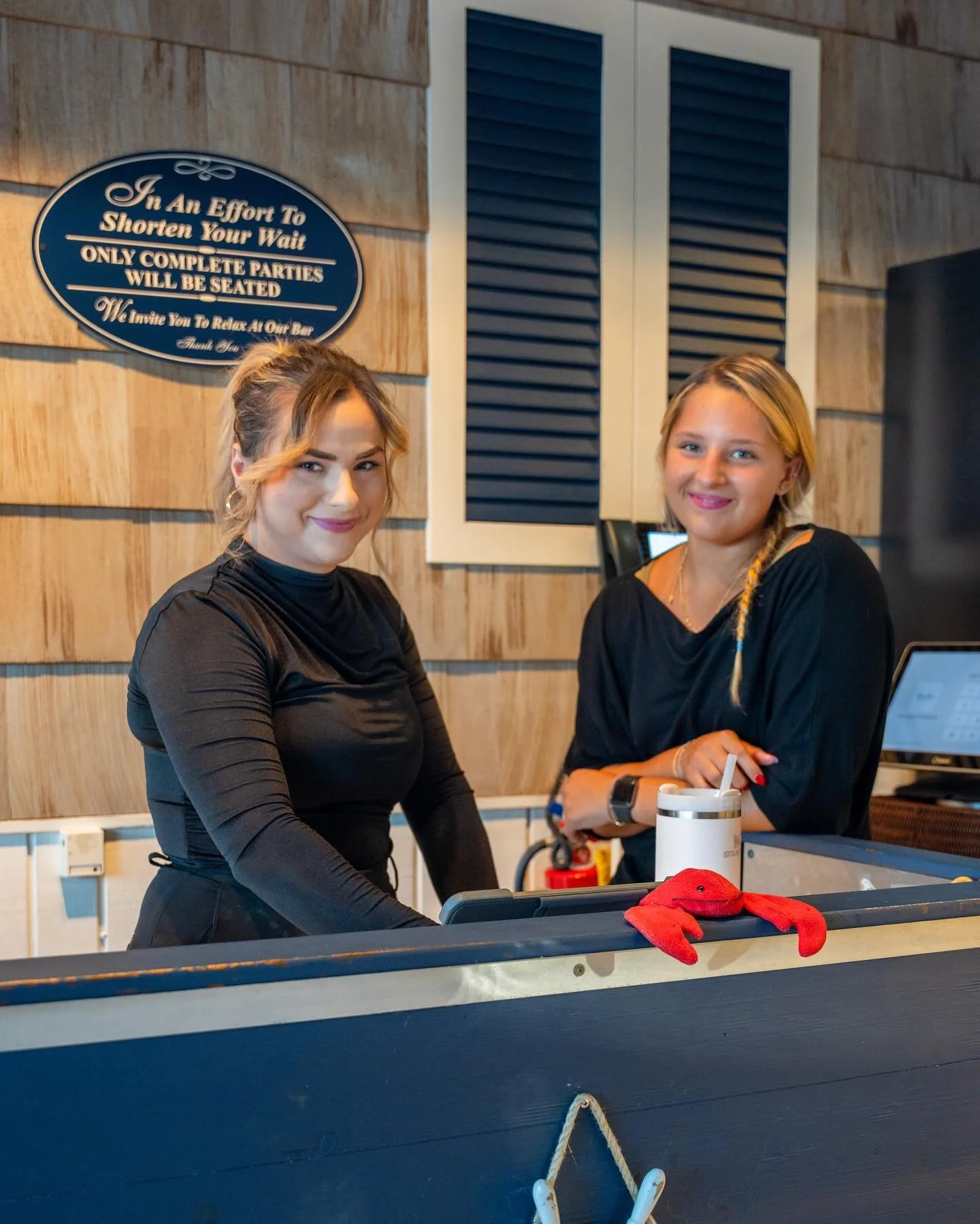 Smiles all around! 😄😄

From the welcoming greeting when you enter, to friendly service throughout your dining experience with us, we hope we emanate happiness into all that we do at Swan River! 

Join us for lunch, dinner, or shop in our market 7 d