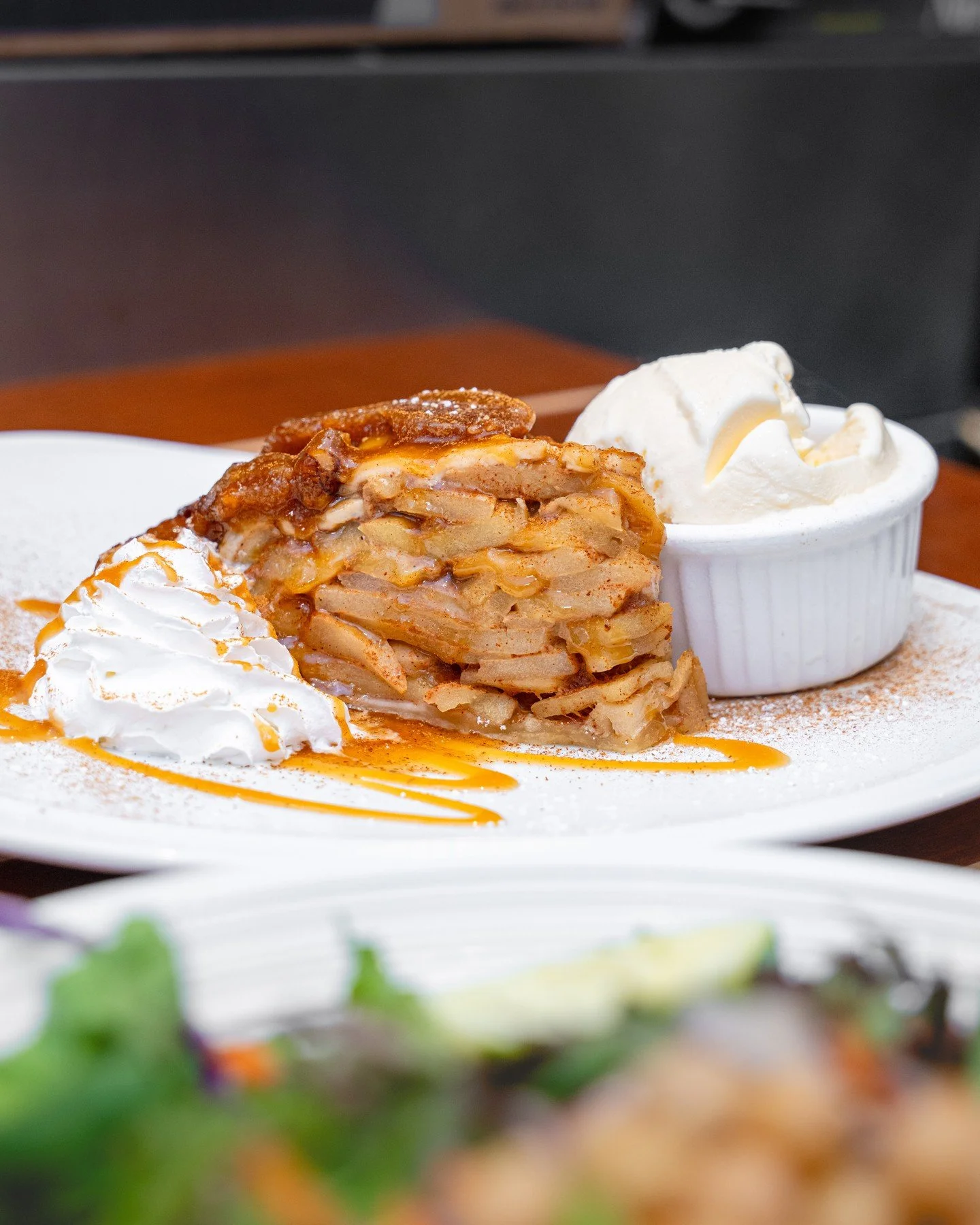 Don't forget about dessert! 🥧🍰

Need a sweet treat?? Try one of our delightful desserts: Upside Down Apple Walnut Pie, Toasted Coconut Carrot Cake, Creme Brulee, or a piece of Mississippi Mud Pie! 

Lot's to choose from no matter what your craving!