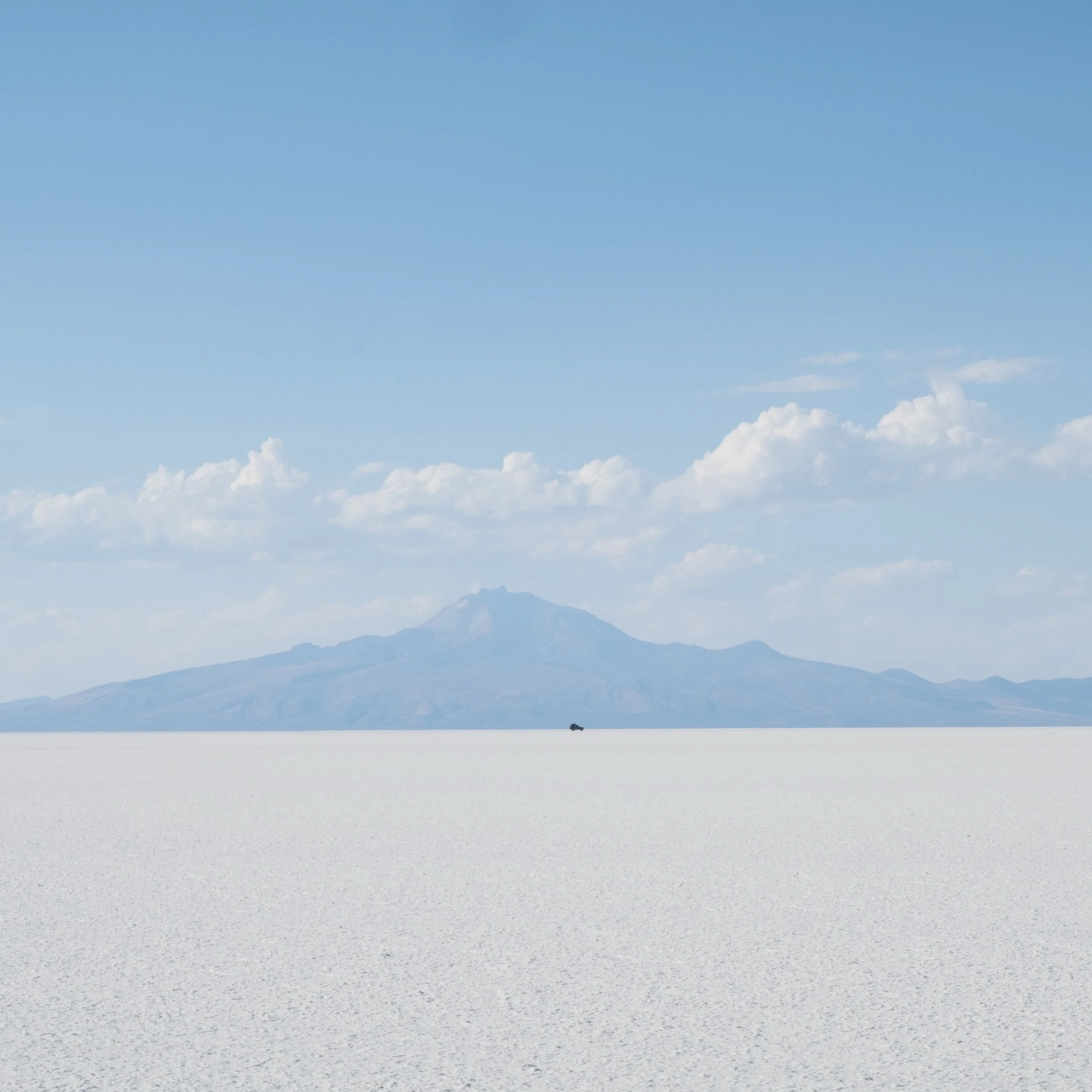 Salar de Uyuni in South America.jpg