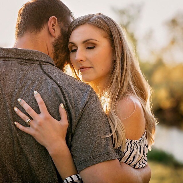 👈 check out the next post for some heartfelt words on this special family. This is a very special couple to me, I&rsquo;m very glad to have her as my friend! *
*
*
#torinorthphoto #goldenhour #sunisbest #teamcanon #kansasphotographer #haysksphotogra