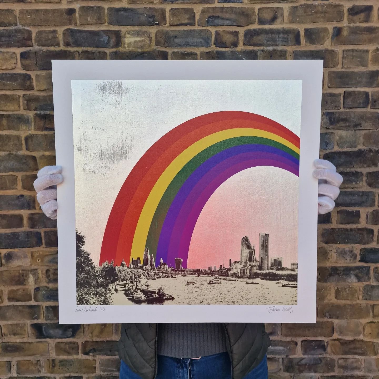 @xennial_gallery 

&quot;Love you, London. &quot;

Edition number 23/50, by artist @jaysonlilley 

#xennialgallery #bexleyvillage #londongallery #artcollection #limitededitionprints #artcollector #artoninstagram #art #framedart #artprint #picturefram