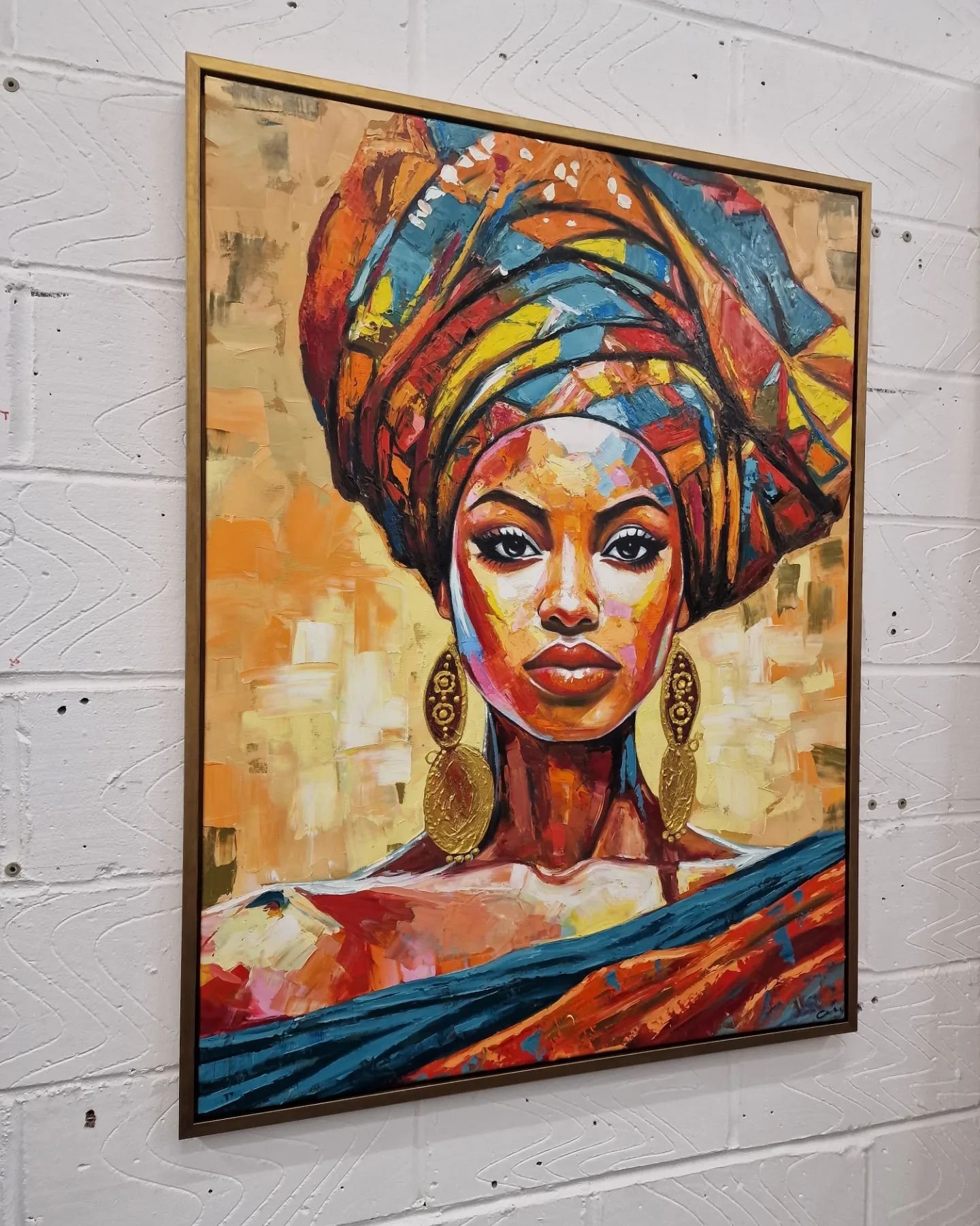 We have had some truly wonderful Thai, street art, come through our doors. And this piece is up there with the best so far.

Brought to us rolled up, this large canvas has been stretched and fixed to a gold tray frame.

#canvasart #trayframe #wallart