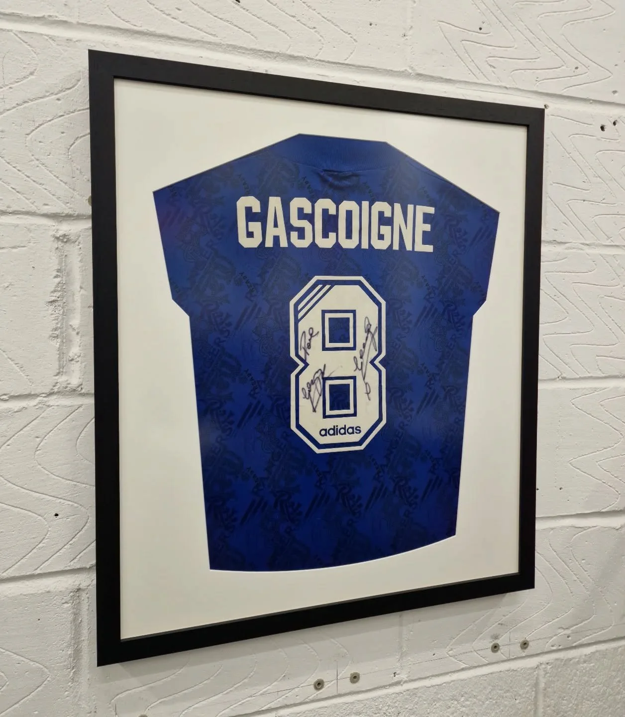 Paul"Gazza" Gascoigne, classic Rangers F.C. shirt, game worn.

Framed and ready to go home. 

#rangersfc #gazza