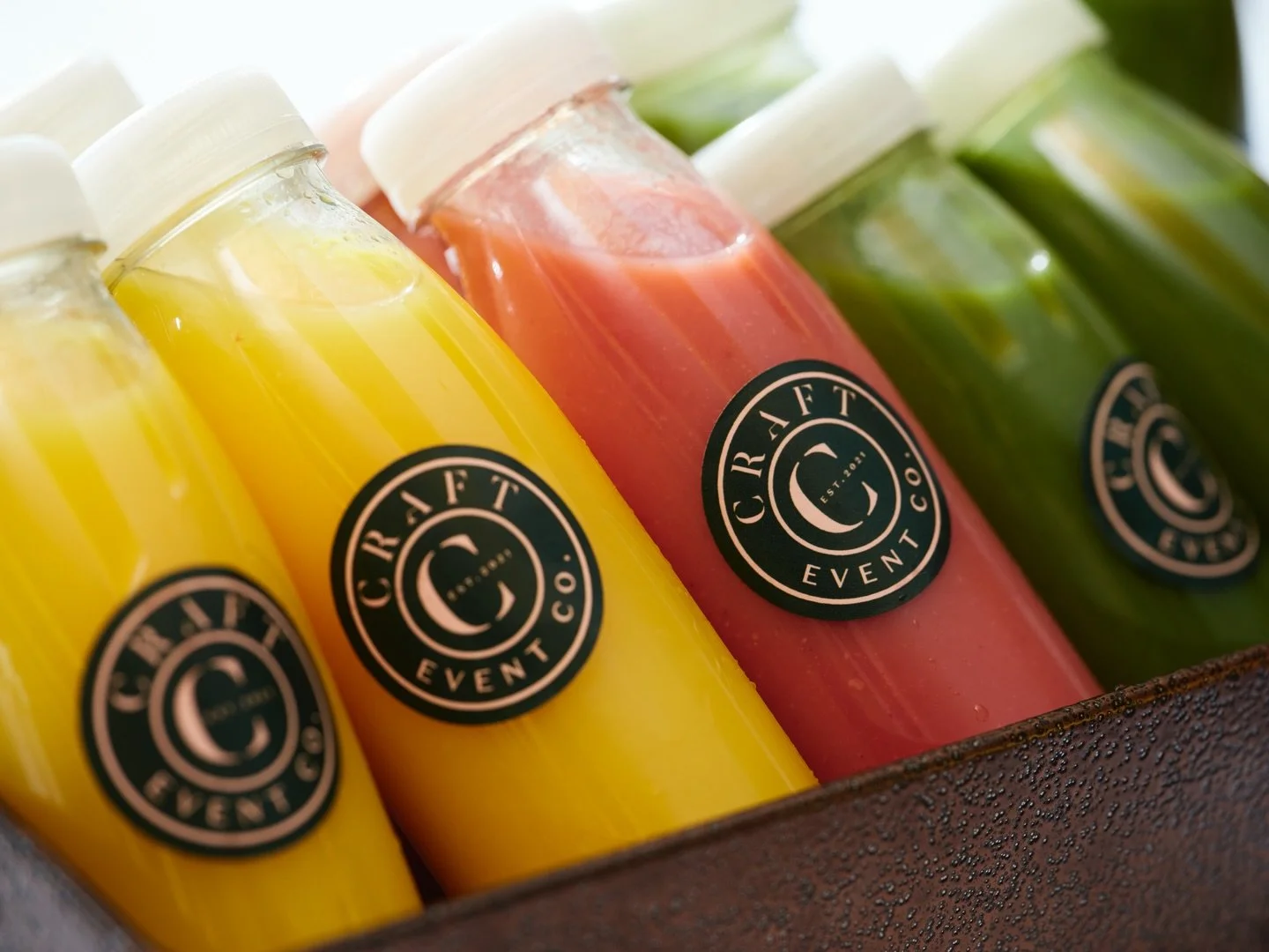 𝗖𝗵𝗶𝗹𝗹𝗲𝗱 𝗝𝘂𝗶𝗰𝗲𝘀 

Fresh flavours, bottled and chilled.
Homemade juices and smoothies coming soon to our 2026 corporate menu.

#craft #eventco #corporatecatering #food #drink #handcrafted  #comingsoon