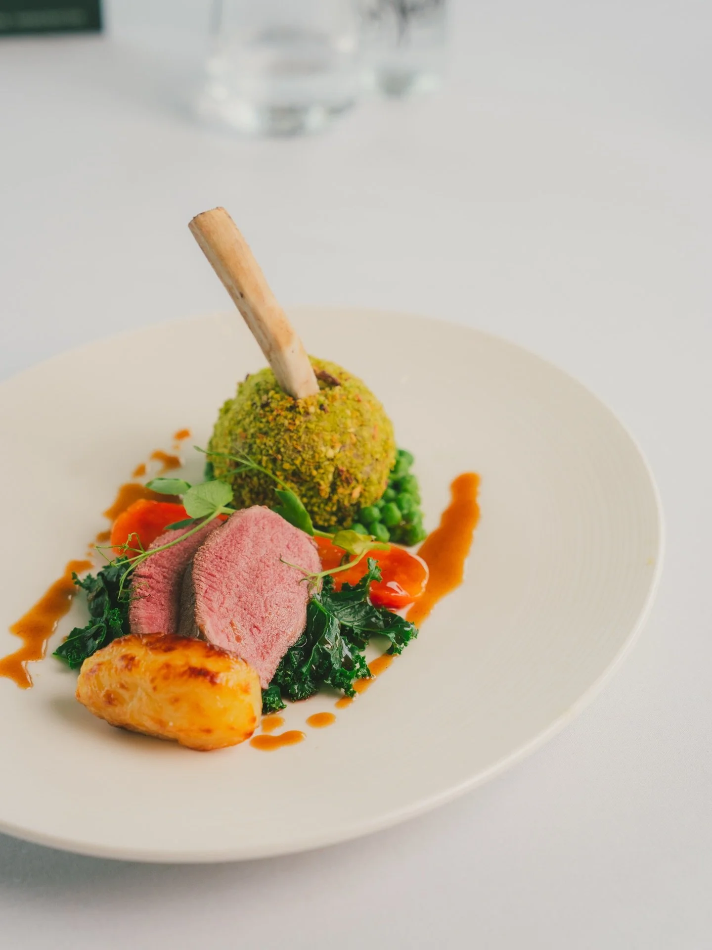 Craft Signature Dish- Lamb

Pulled Lamb Shoulder Fritter, Lamb Loin, Braised Carrot, Red Wine Sauce

#crafteventco #fooddrinkhandcrafted #lamb #signaturedish
