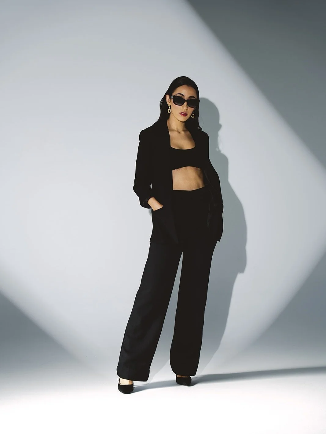 Less noise. More presence. 🖤
@andrewaviphotographer X @raquelcordianomakeup X @hauscreativestudios